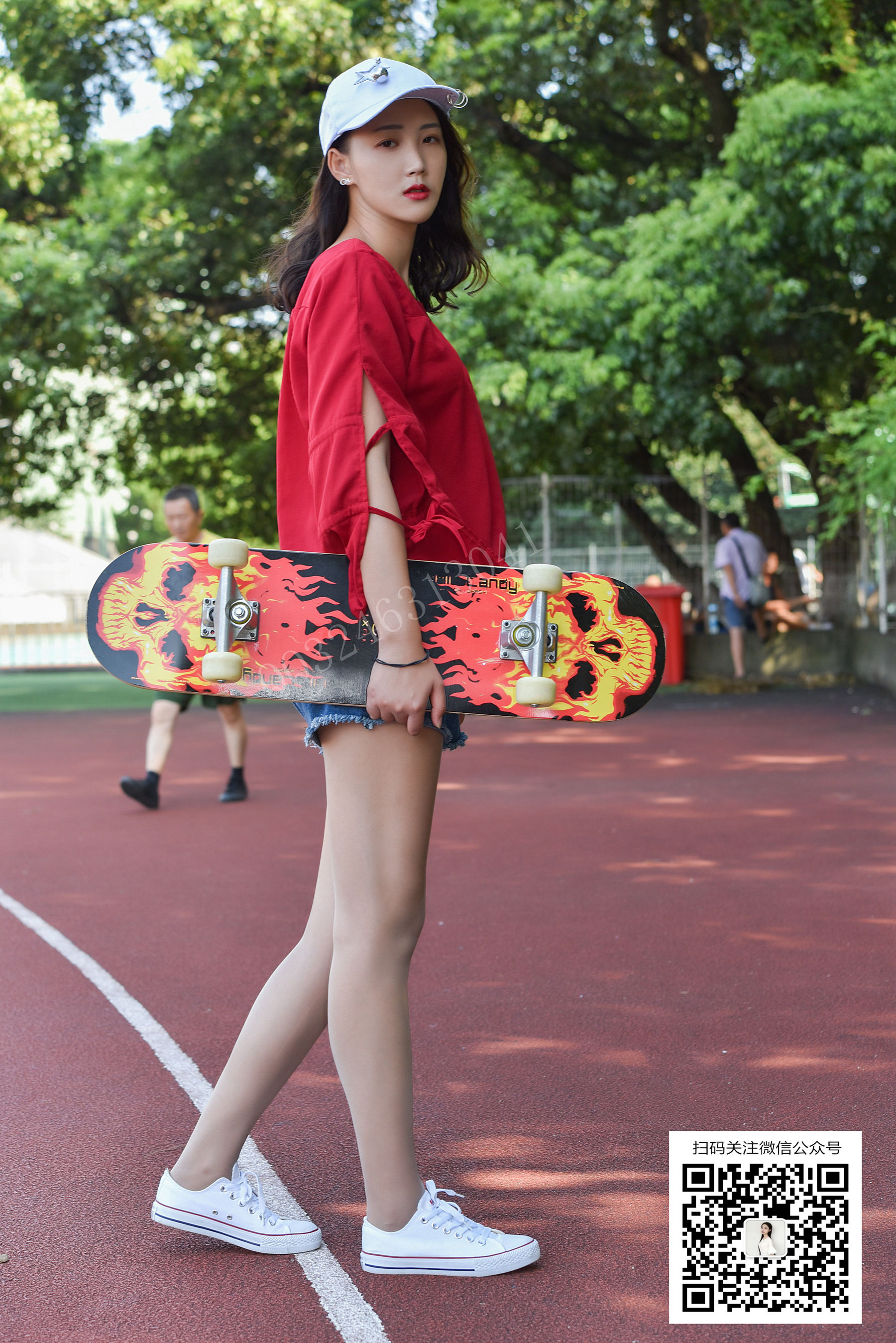 [大生模拍] No.078 悦悦 穿着丝袜玩滑板_第3张