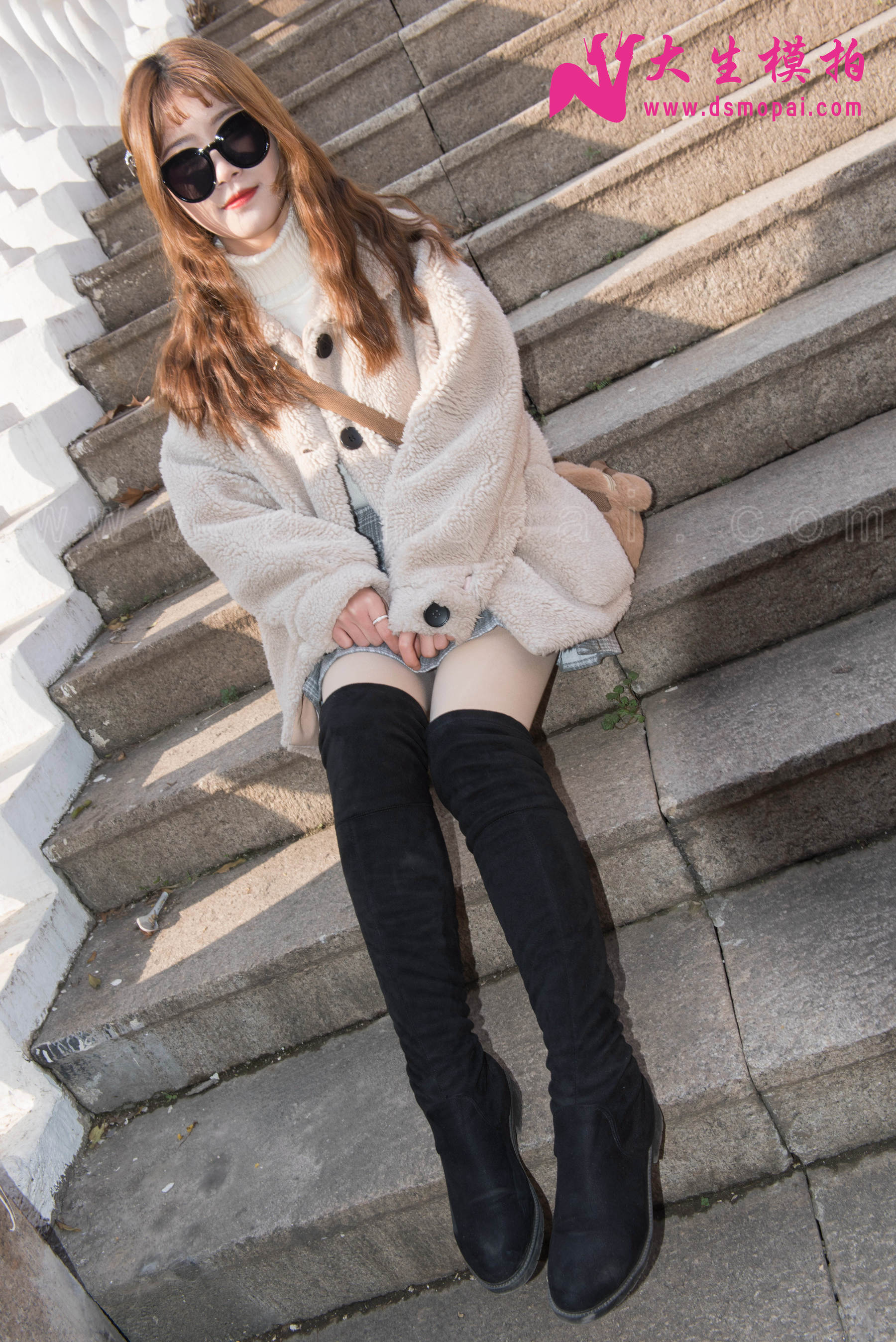 [大生模拍] No.111 娇娇 户外光腿神器_第2张