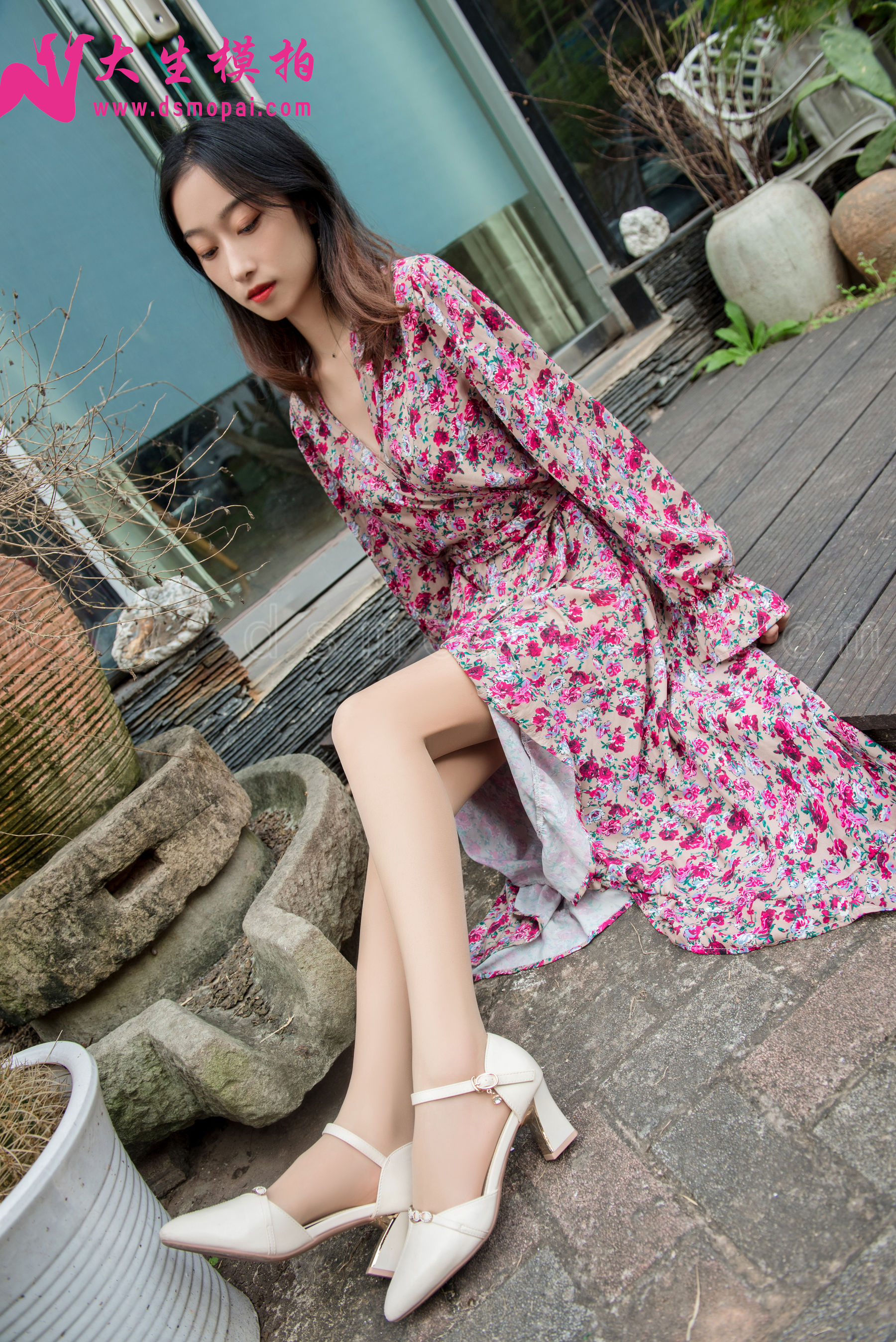 [大生模拍] NO.216 美美 纤细玉腿_第1张