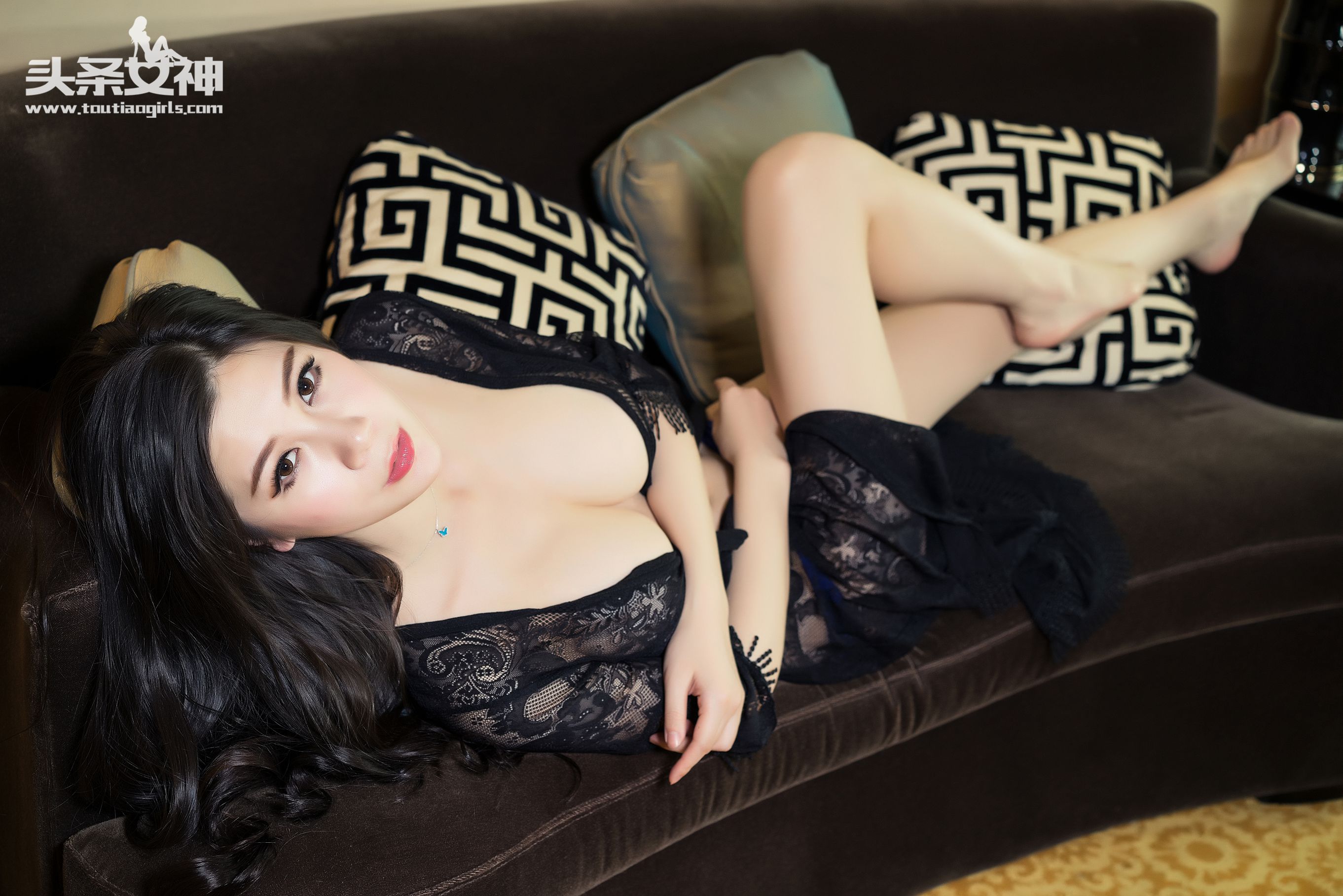 田妞《凝脂玉乳》 [头条女神]_第2张