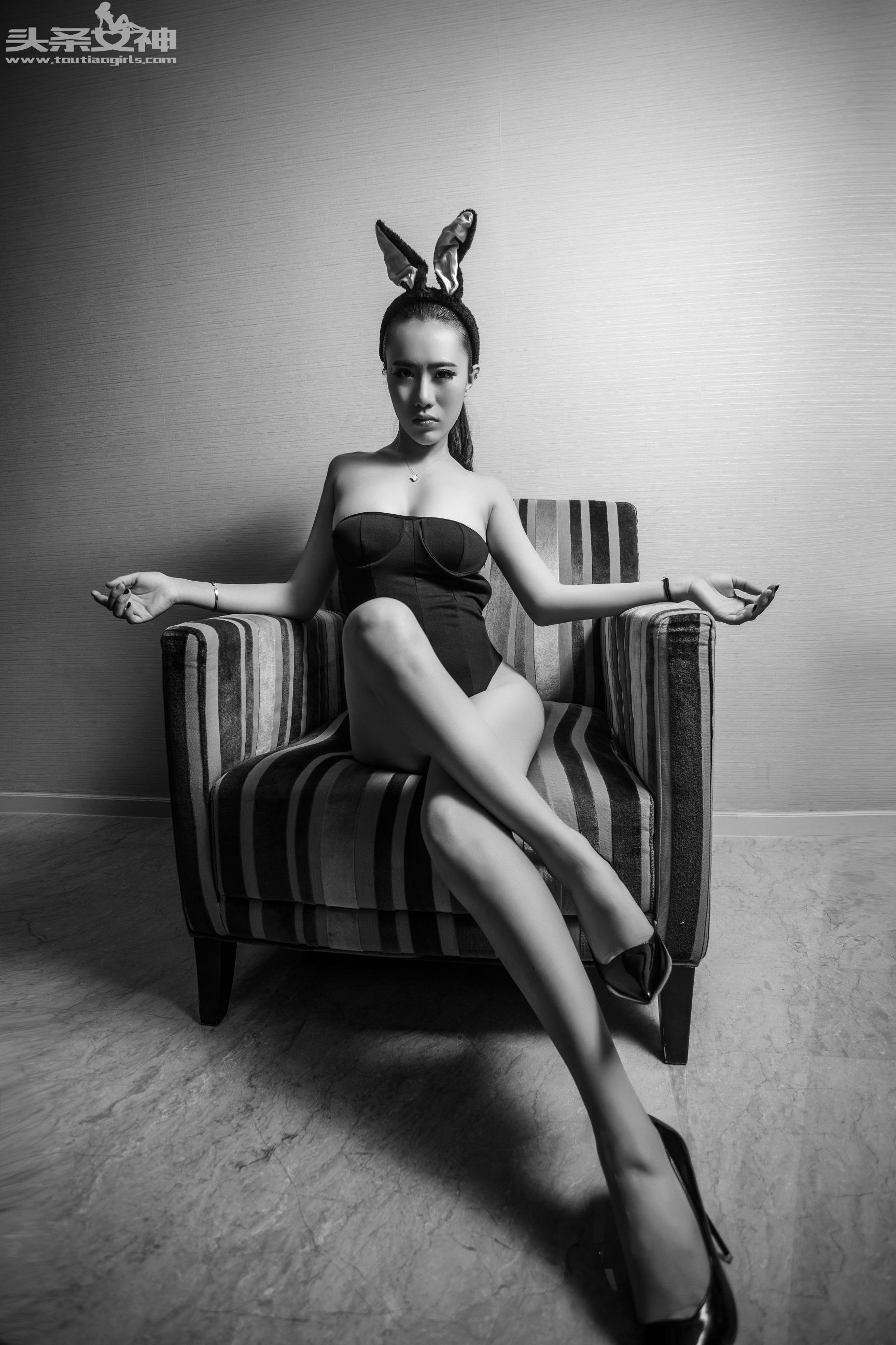 绮儿/胡宴绮《暗黑系巨乳小黑兔》 [头条女神]_第1张