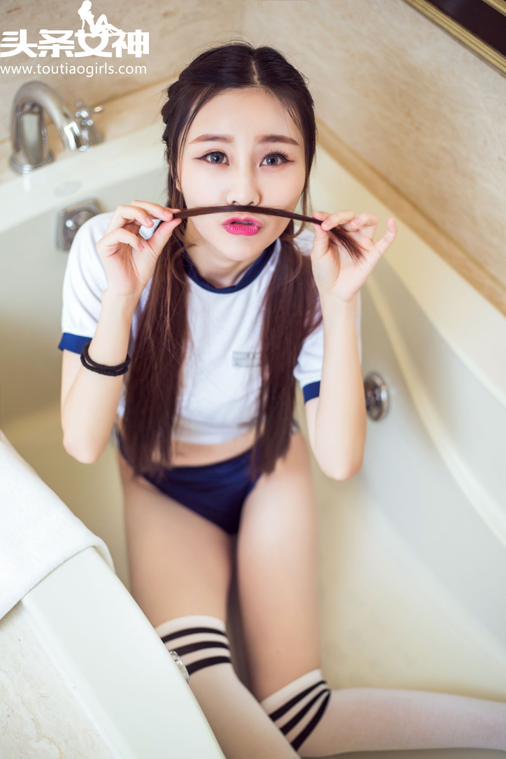 小超人juno/周思超《浴室迷情 春光乍泄》 [头条女神]_第2张