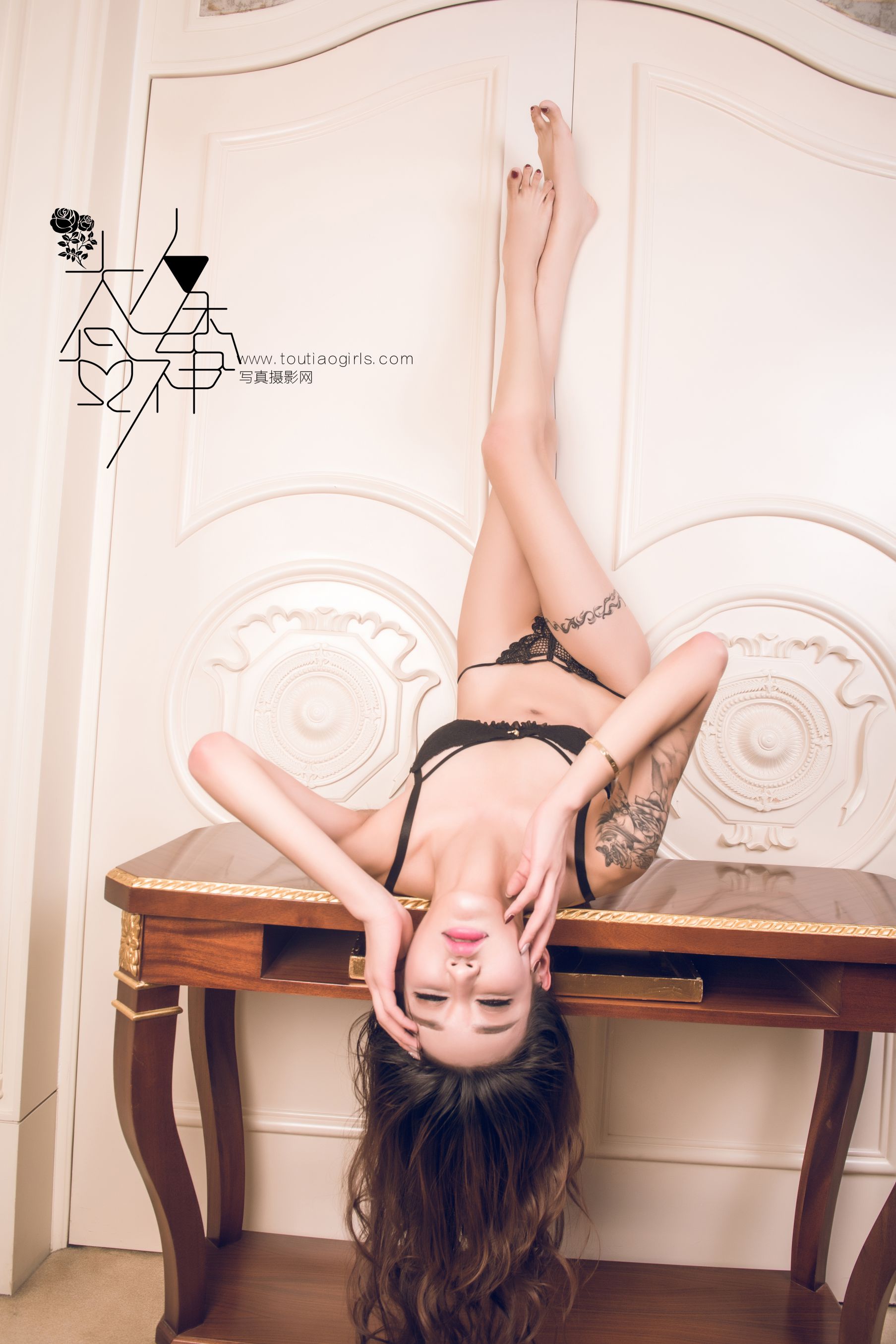 王凌宇《玉腿横足 酷黑比基尼》 [头条女神]_第4张