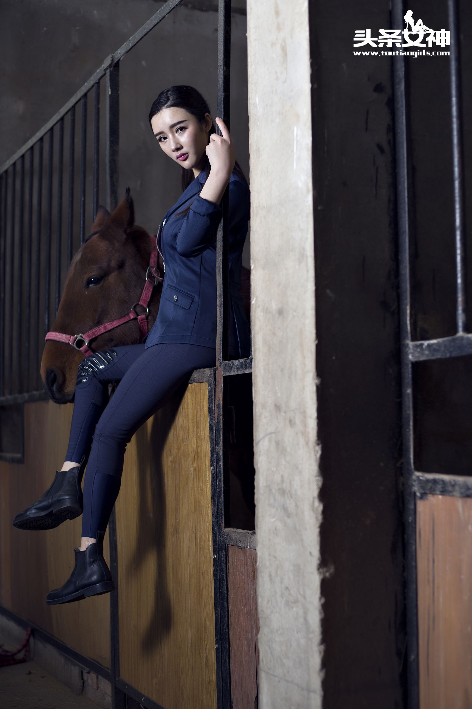 郭婉婷《优雅骑手》 [头条女神]_第3张