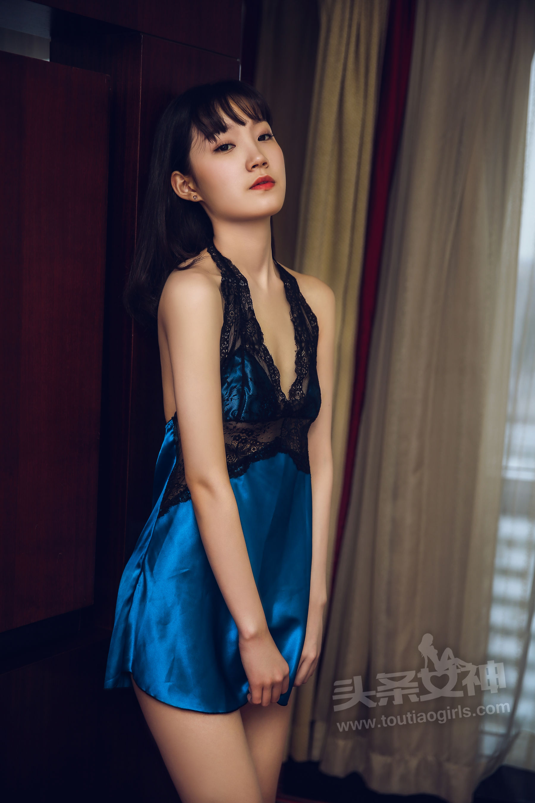 Lucy《羞涩蜜腿诱惑》 [头条女神]_第3张