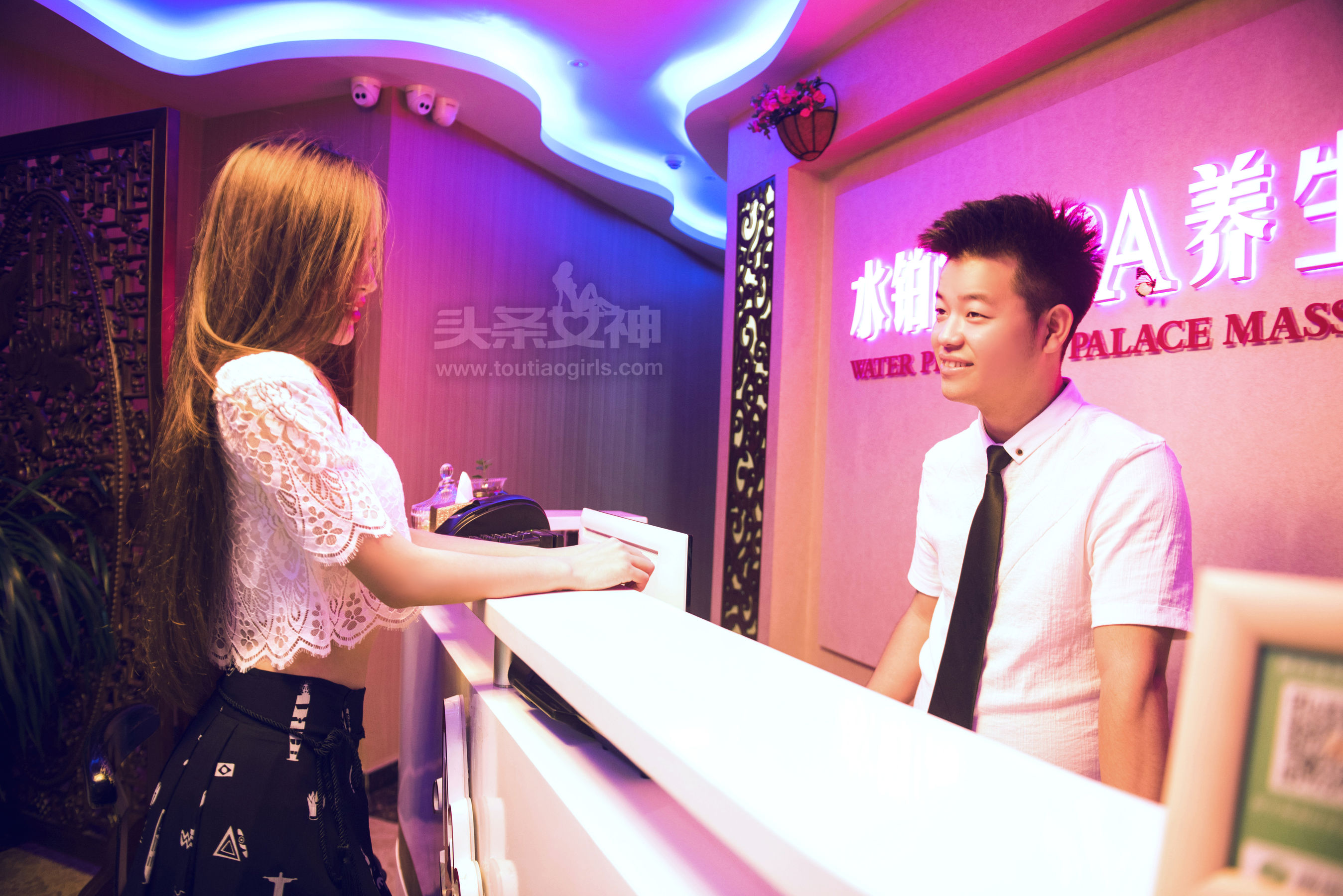 艾小青《女神探店水铂宫篇》 [头条女神]_第3张