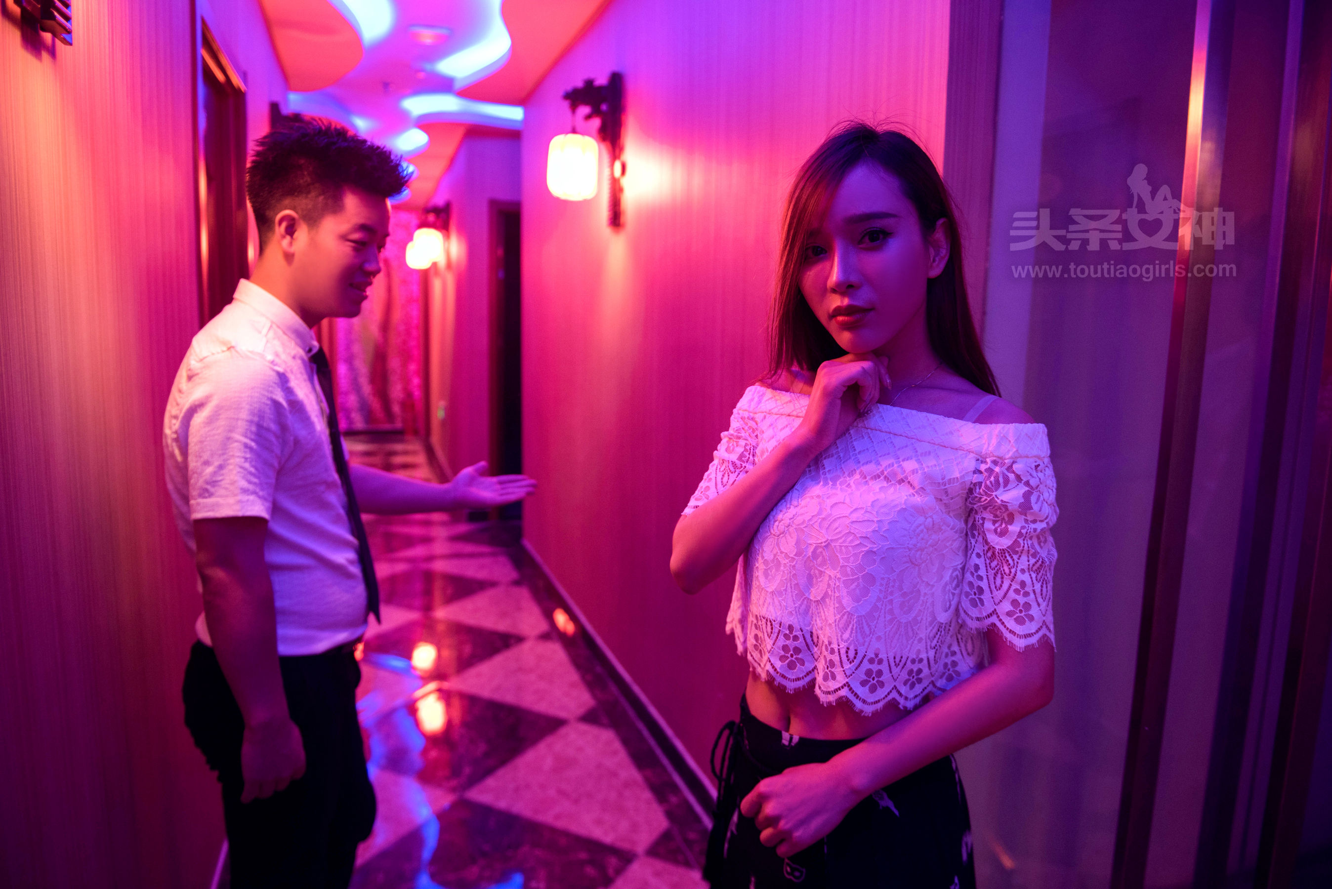 艾小青《女神探店水铂宫篇》 [头条女神]_第4张