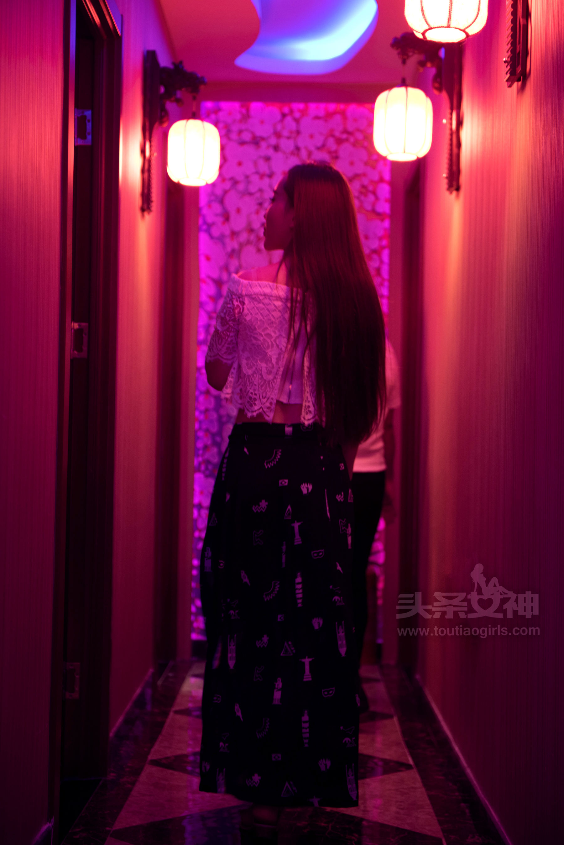 艾小青《女神探店水铂宫篇》 [头条女神]_第5张