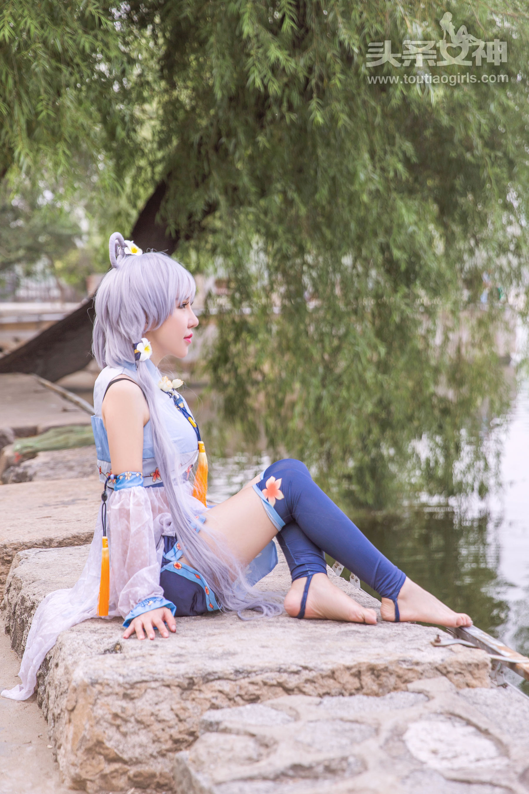 欣欣《天依娃娃》 [头条女神]_第4张