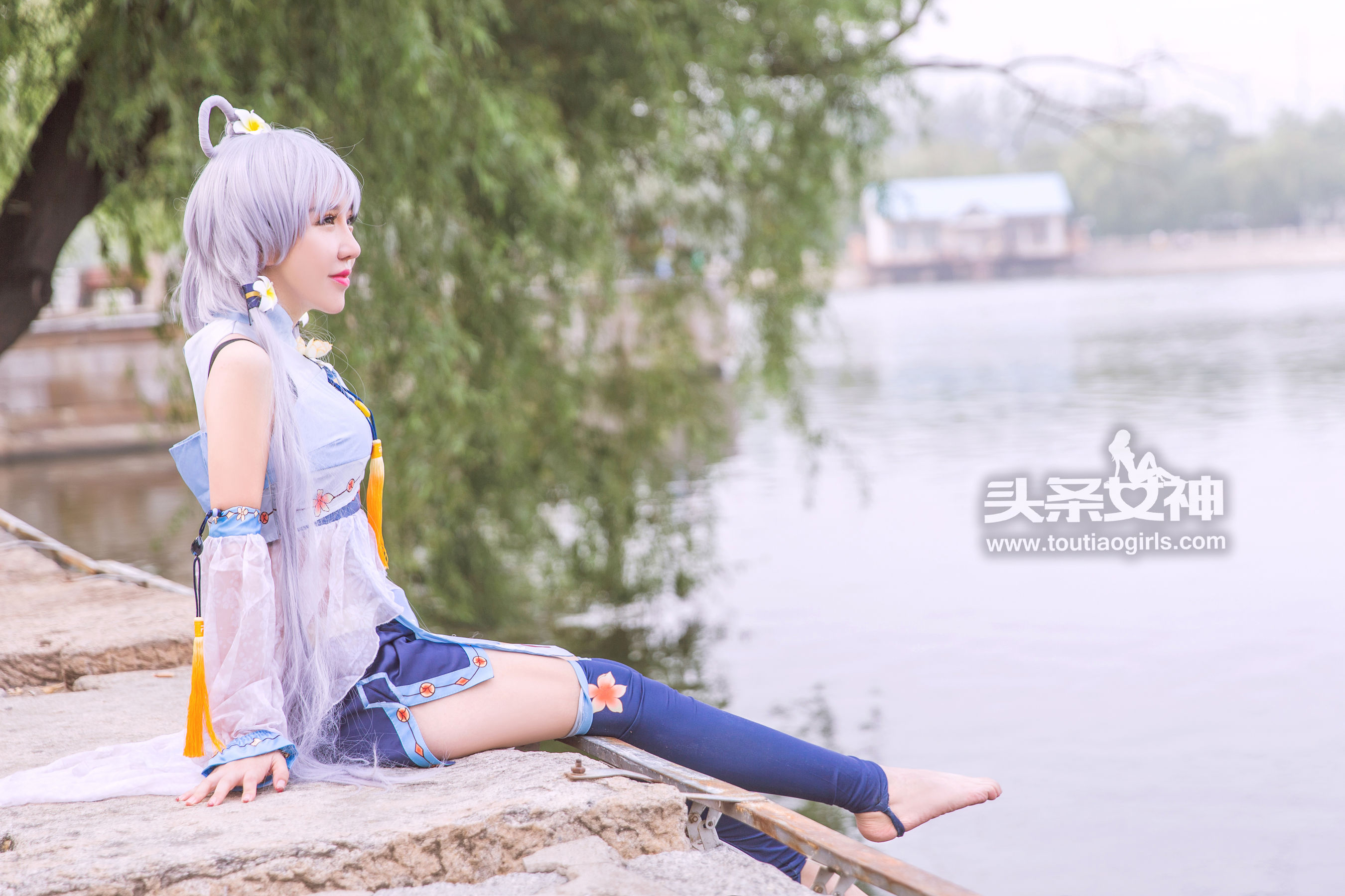 欣欣《天依娃娃》 [头条女神]_第5张