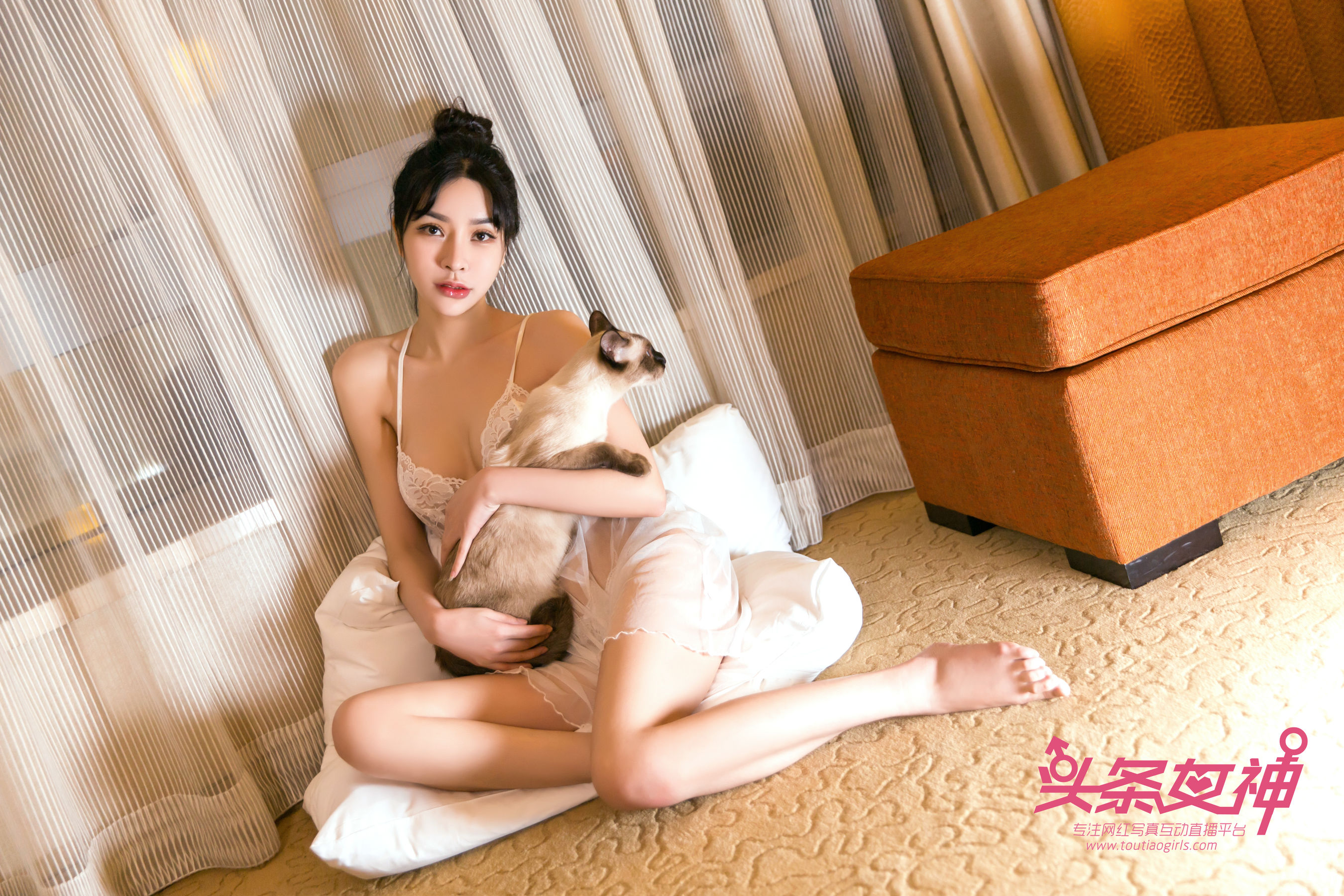 Baby《少女与猫》 [头条女神Toutiaogirls]_第4张