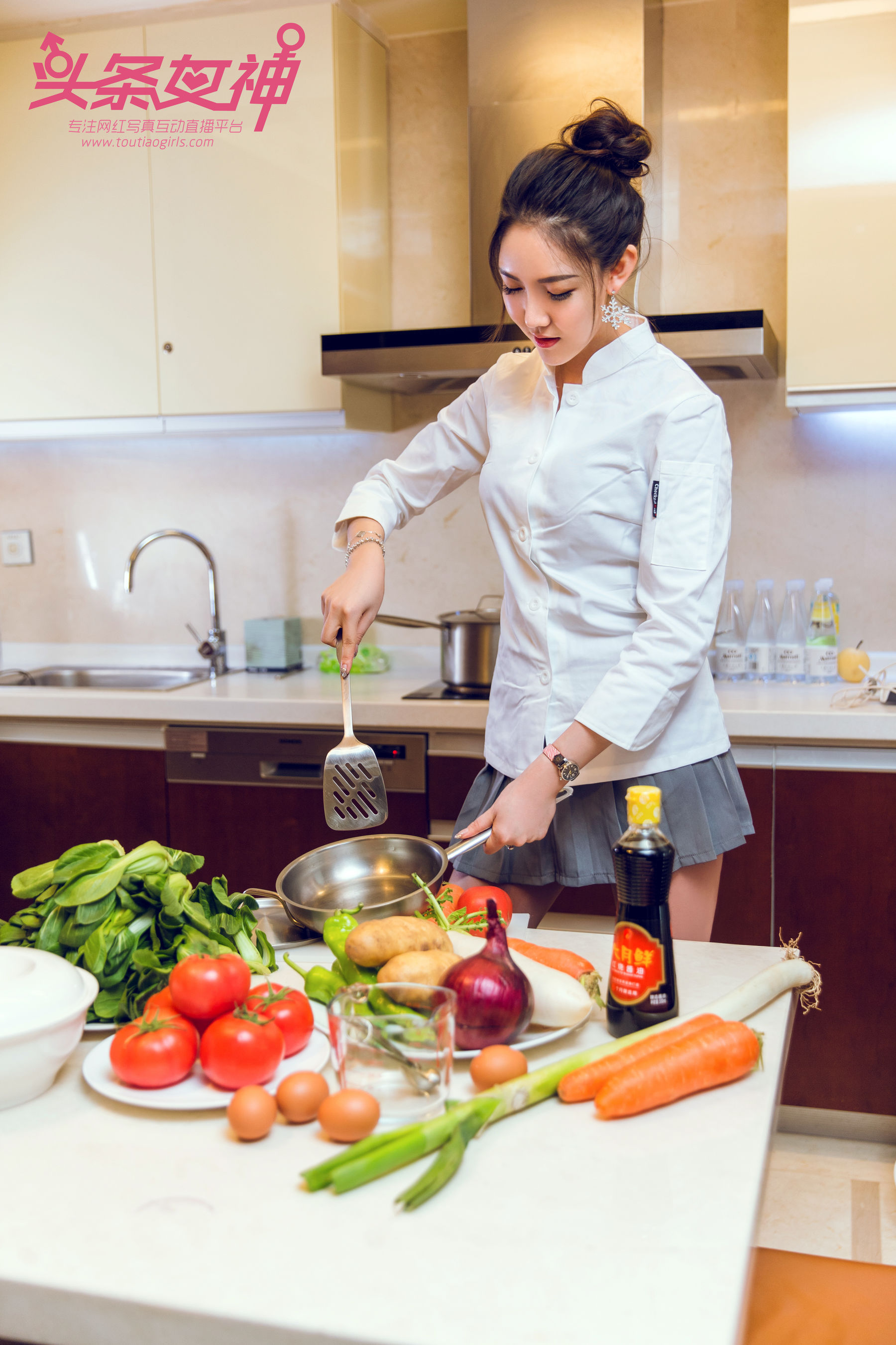 冯雪娇《女神厨娘》 [头条女神Toutiaogirls]_第4张