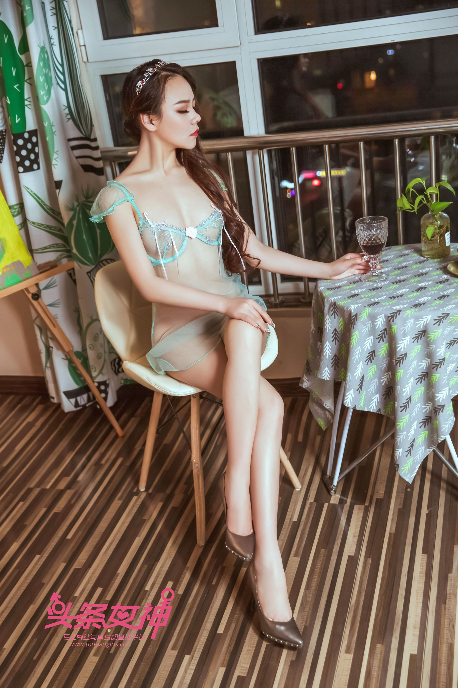 子兮《芳草绿纱 仲夏绿萍》 [头条女神Toutiaogirls]_第2张