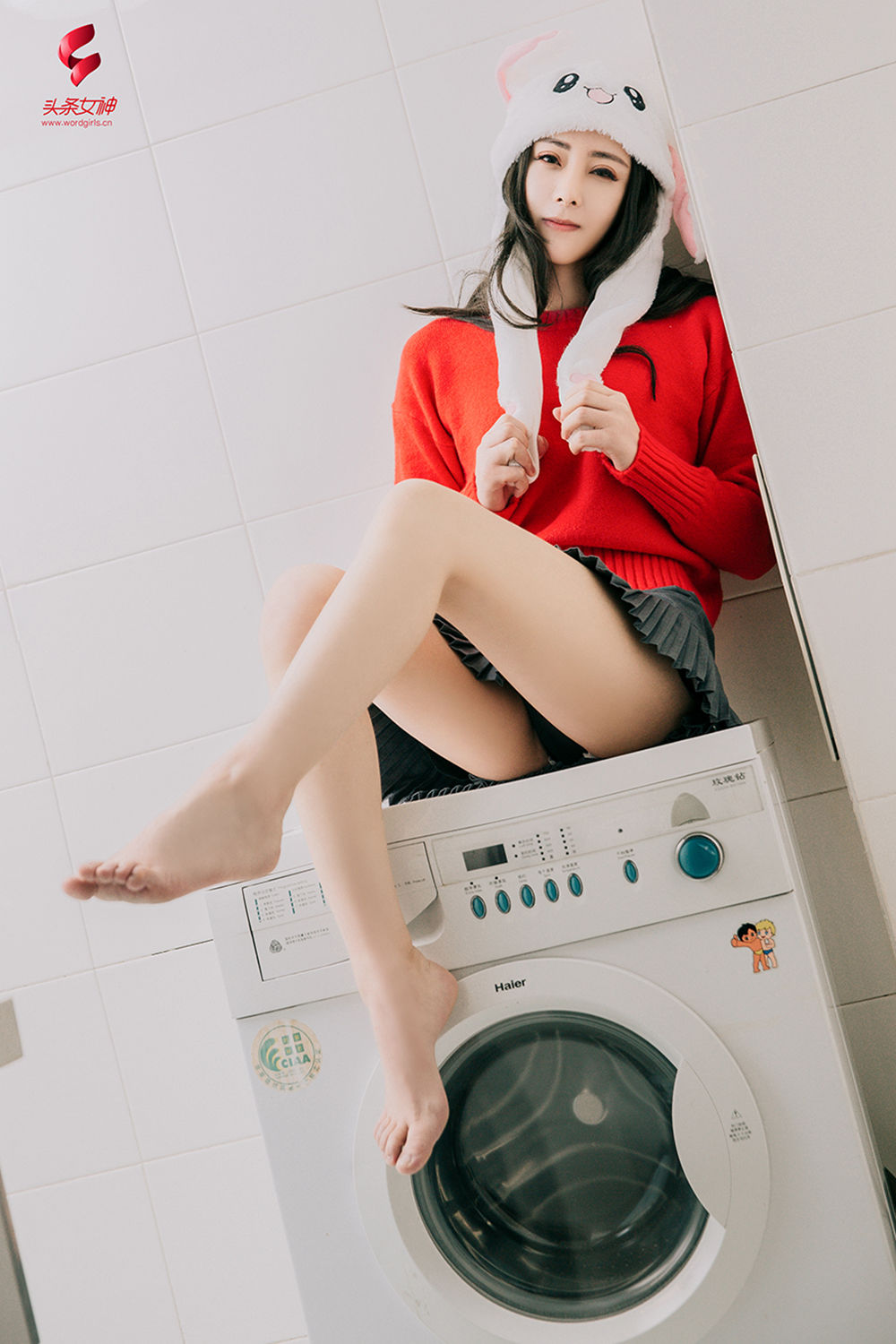 [头条女神TouTiao]  莫晓希 小兔兔给大家拜早年！_第3张