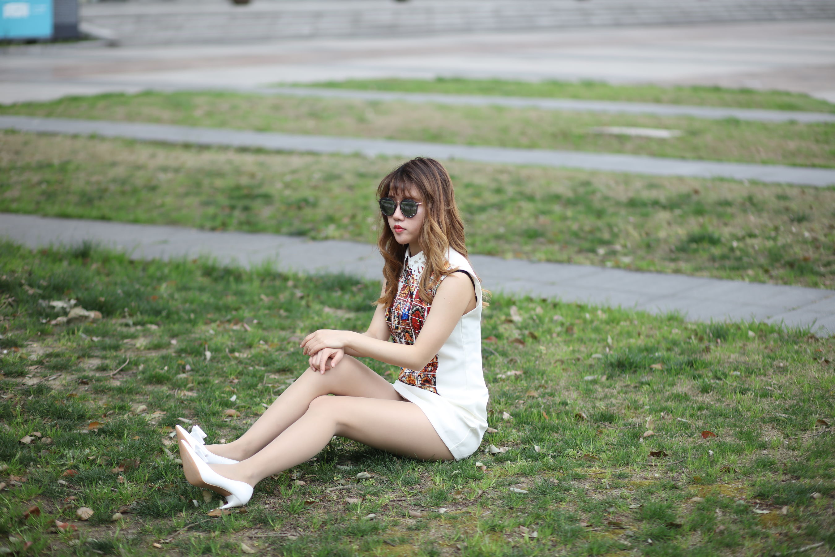 [奈丝] NO.058 高高 坐好了，大白腿！_第1张