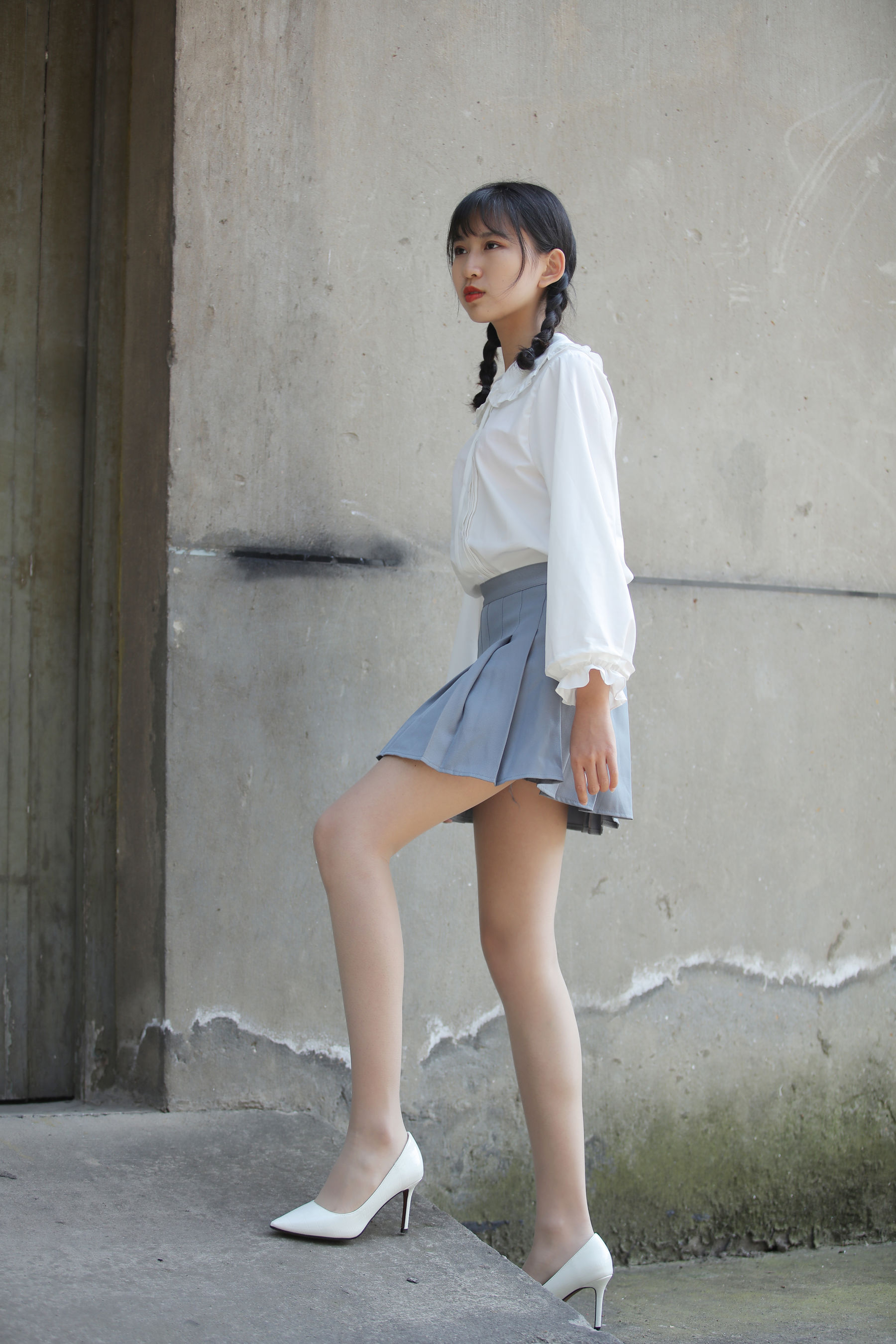 [奈丝] NO.072 小橙子 扎马尾辫 穿白褶裙_第3张