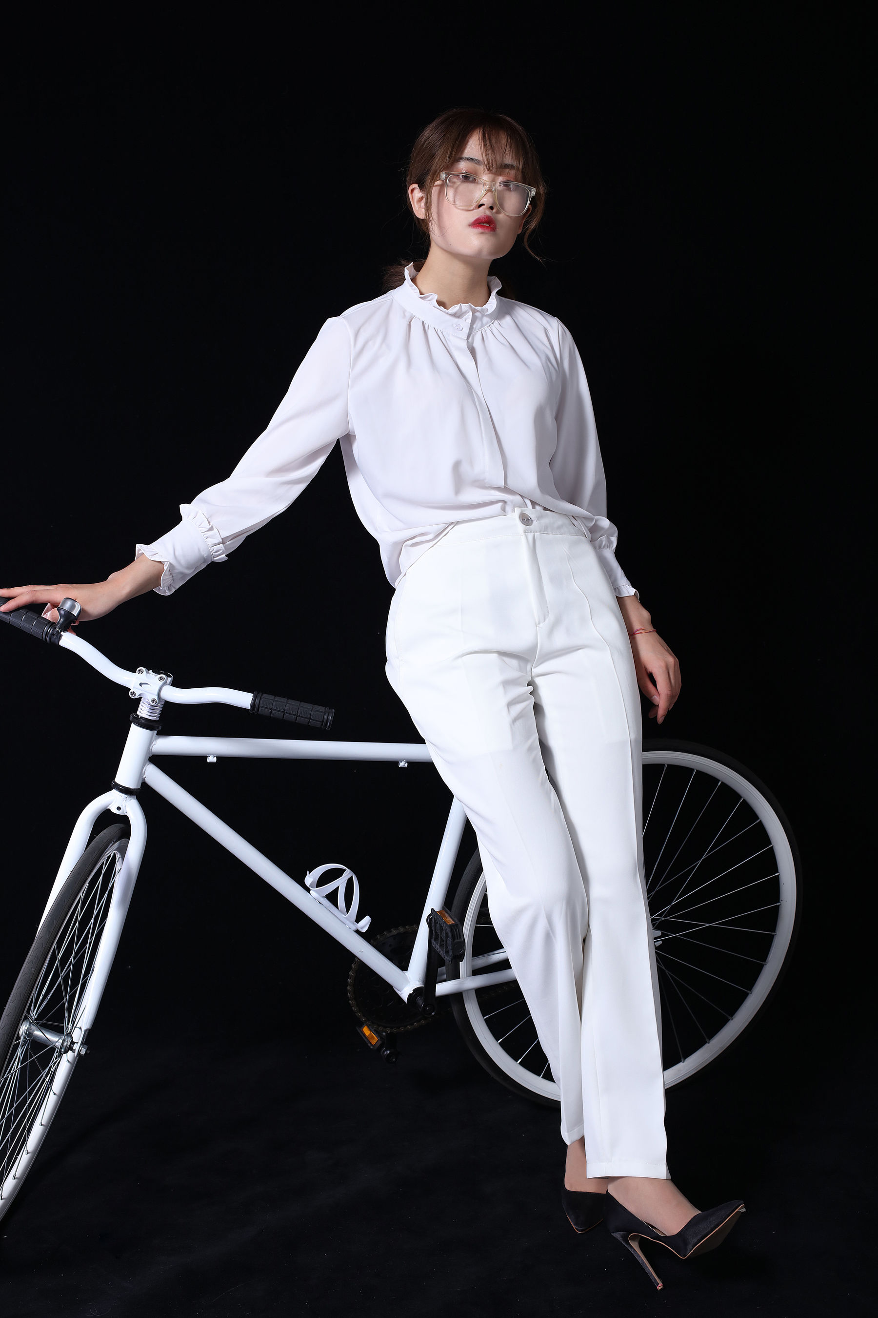 [奈丝] NO.126 可乐 御姐套装 裤里丝_第1张