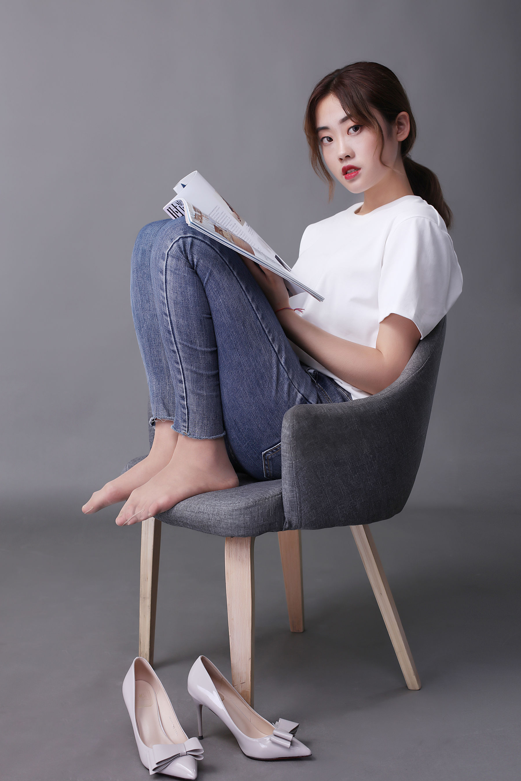 [奈丝] NO.127 可乐 白T牛仔裤里的丝袜_第2张