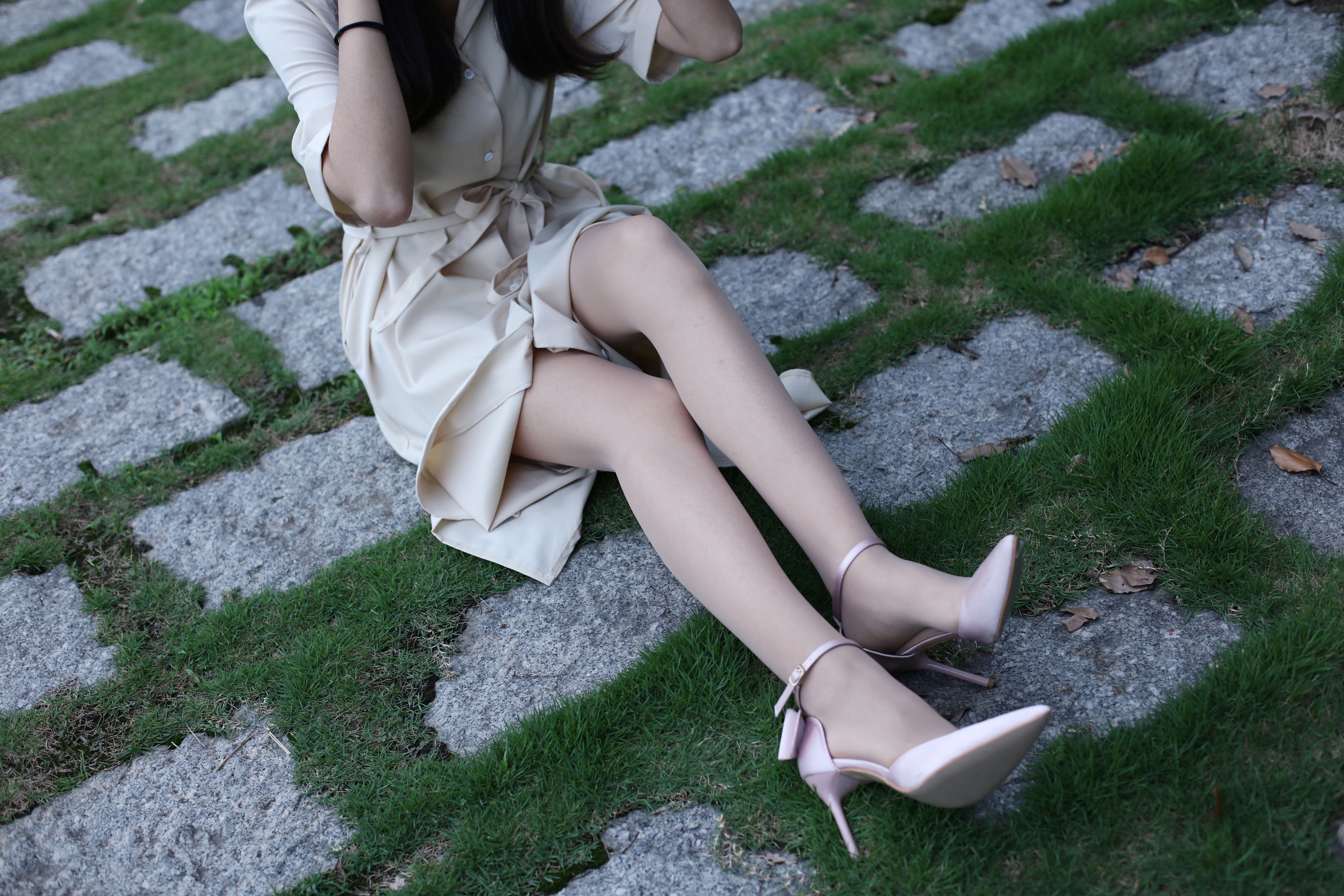 [奈丝] NO.131 小橙子 户外躺拍_第4张