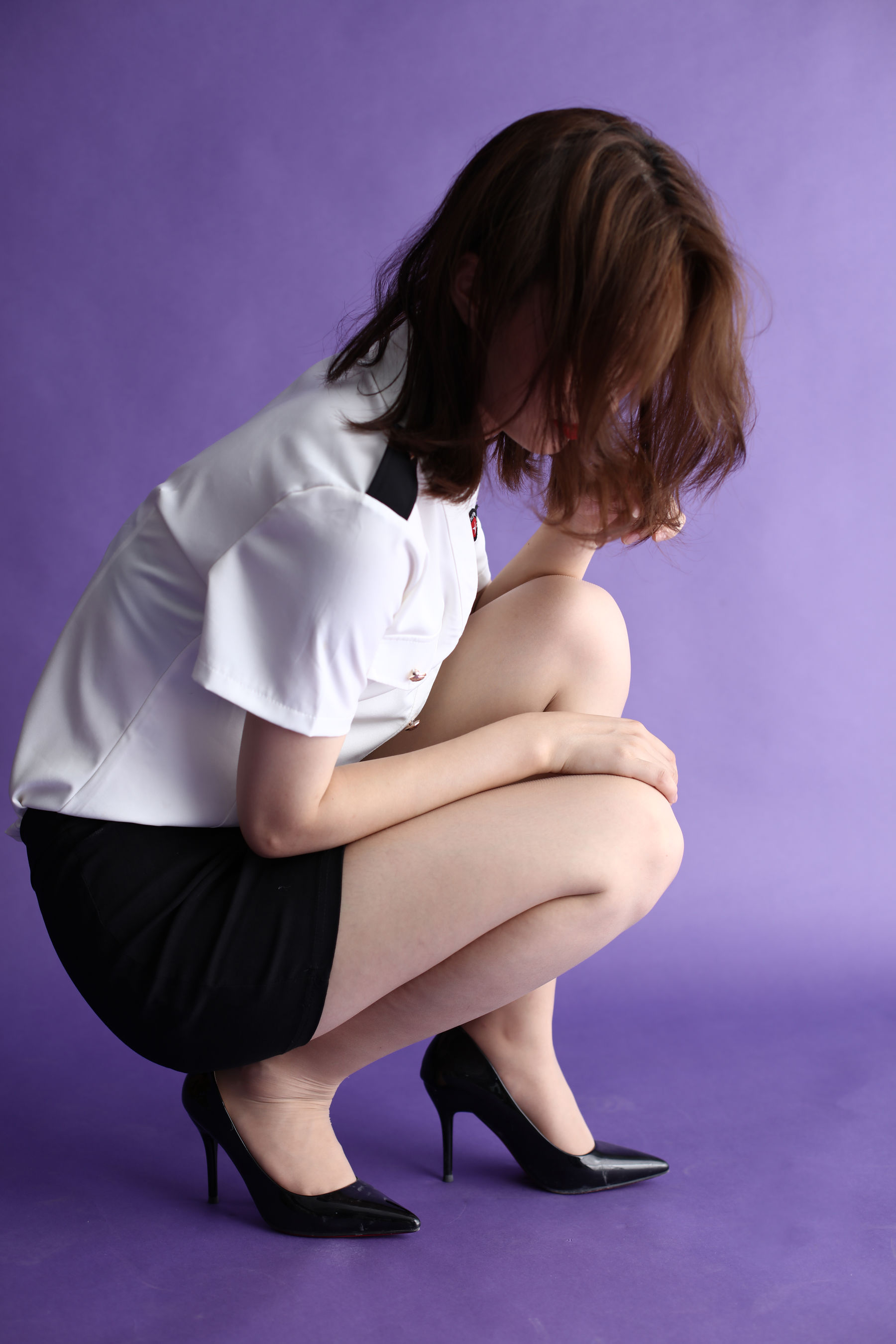 [奈丝] NO.144 莹莹 紫色布景下的cos女警装_第3张