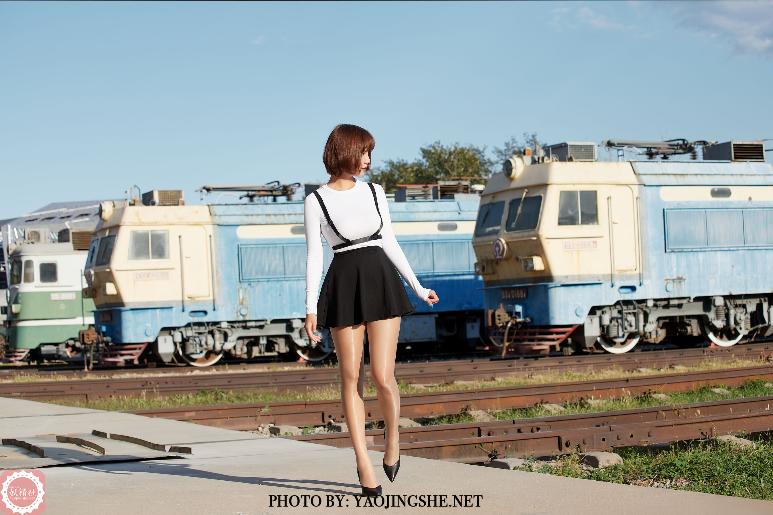 [妖精社YAOJINGSHE] T2042 唐飞飞 逆光车站_第1张