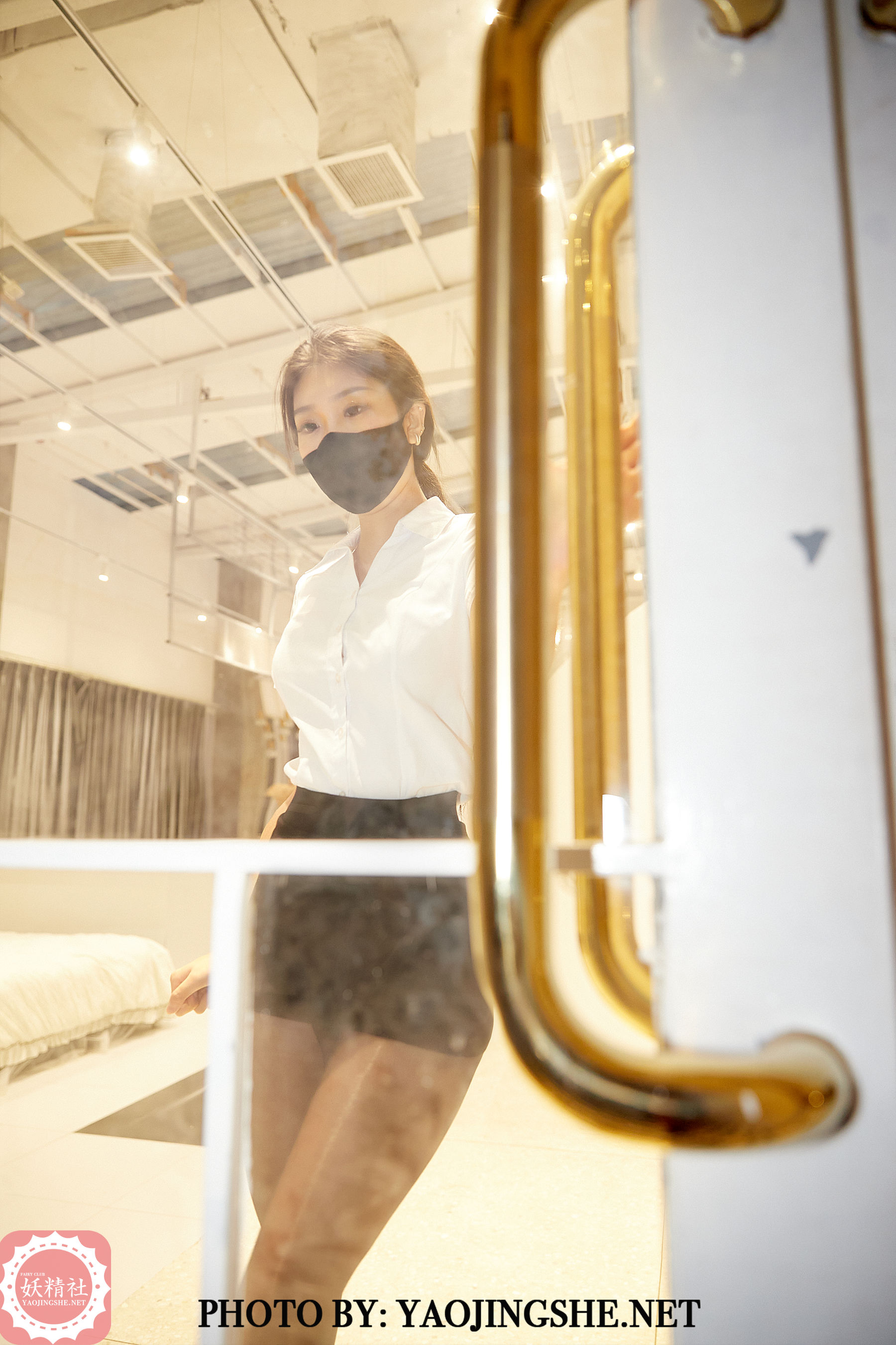 [妖精社YAOJINGSHE] T2114 苏伟 办公桌下_第3张