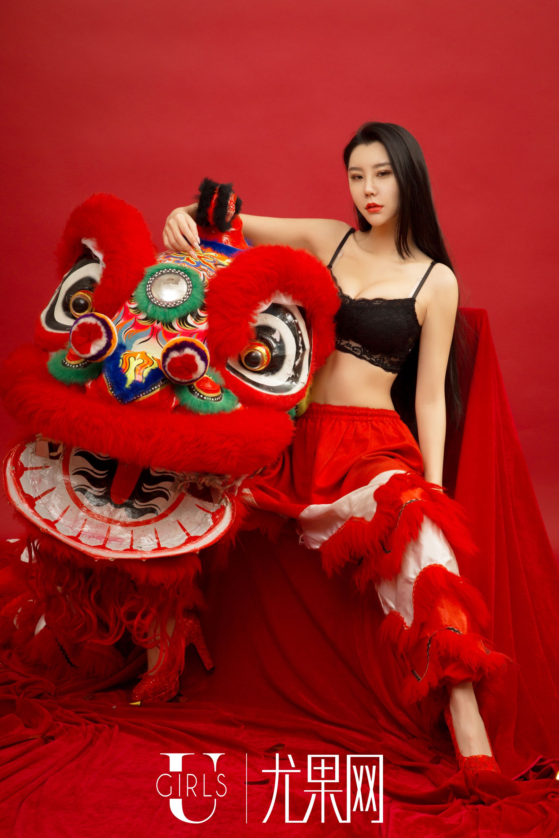 [尤果网] U245 宁然、Mikka、施诗《鸡祥如意》新年主题写真大片_第2张