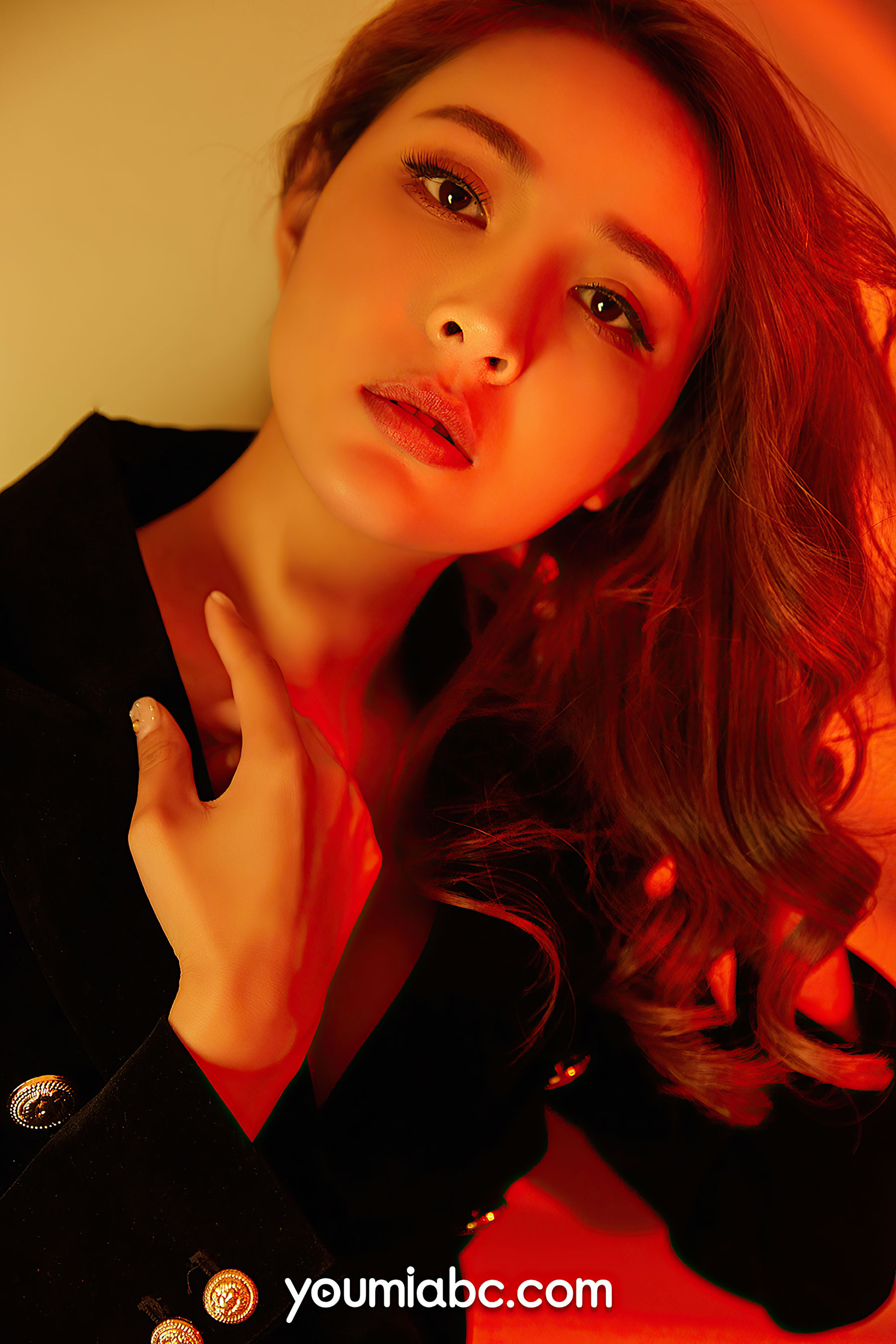 [尤蜜YouMiabc]  黄金宝儿 暗房蜜事_第5张