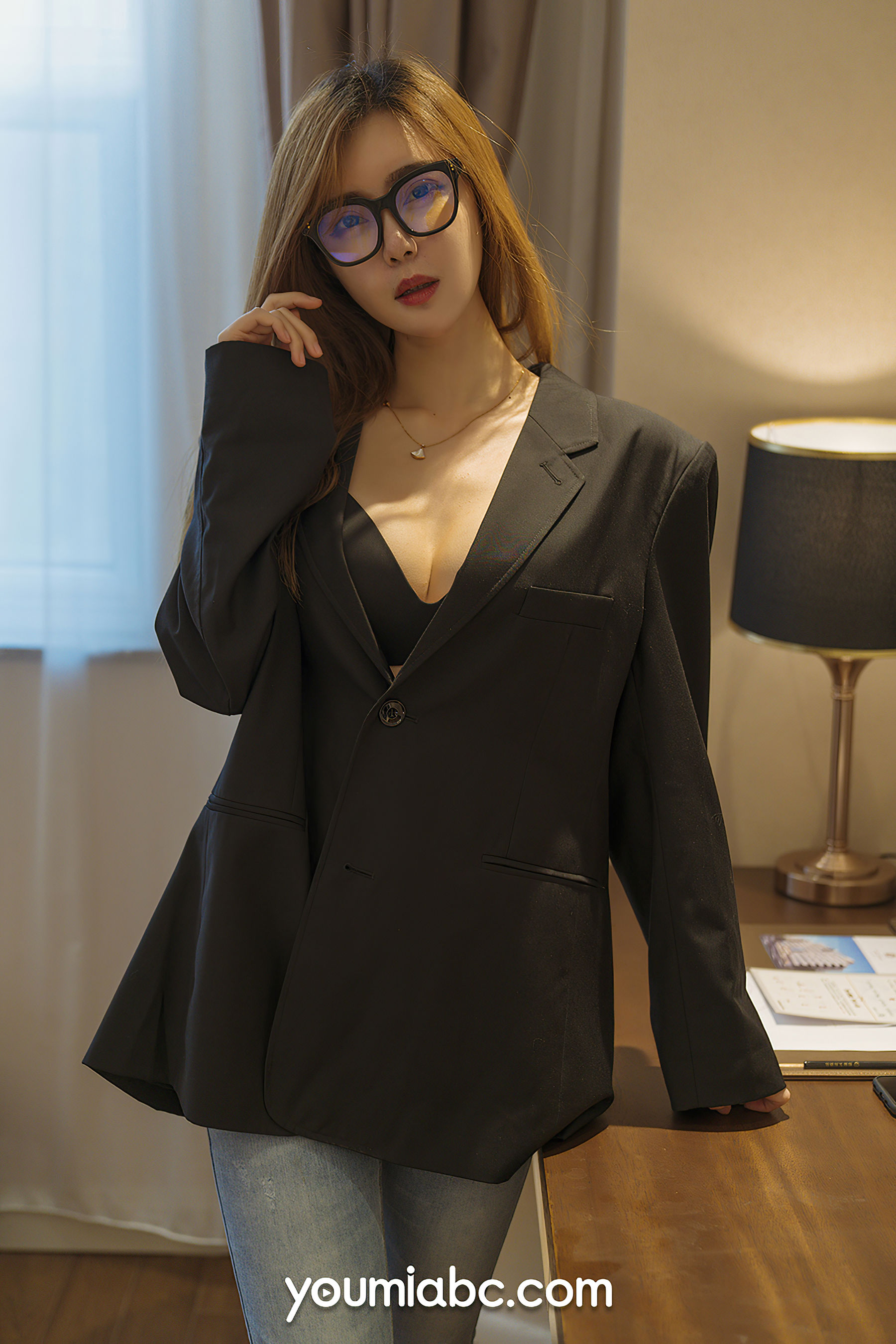 [尤蜜YouMi]  Yomi悠蜜 勾魂秘书_第5张