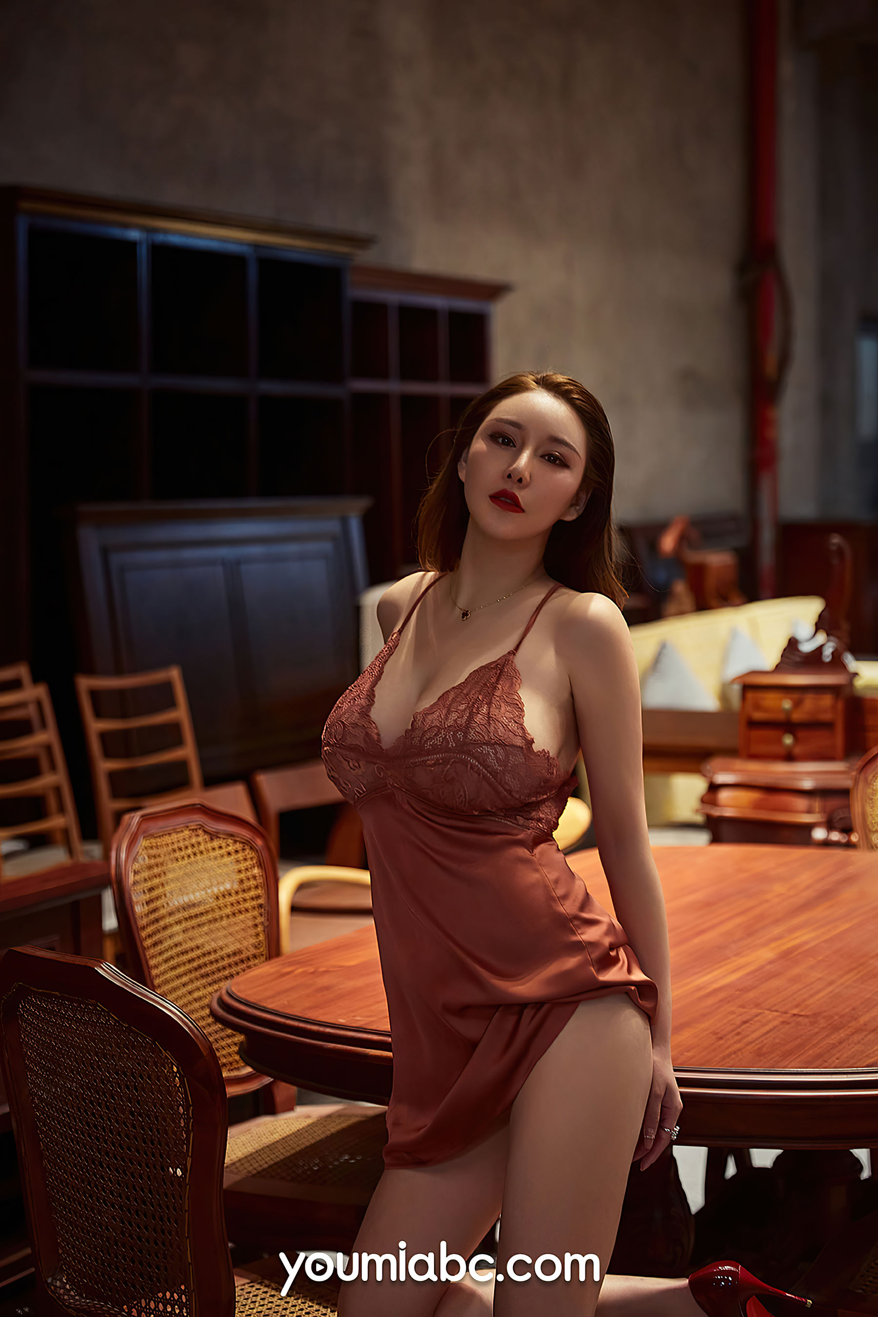 [尤蜜YouMiabc]  费若拉 尤物夜袭_第5张