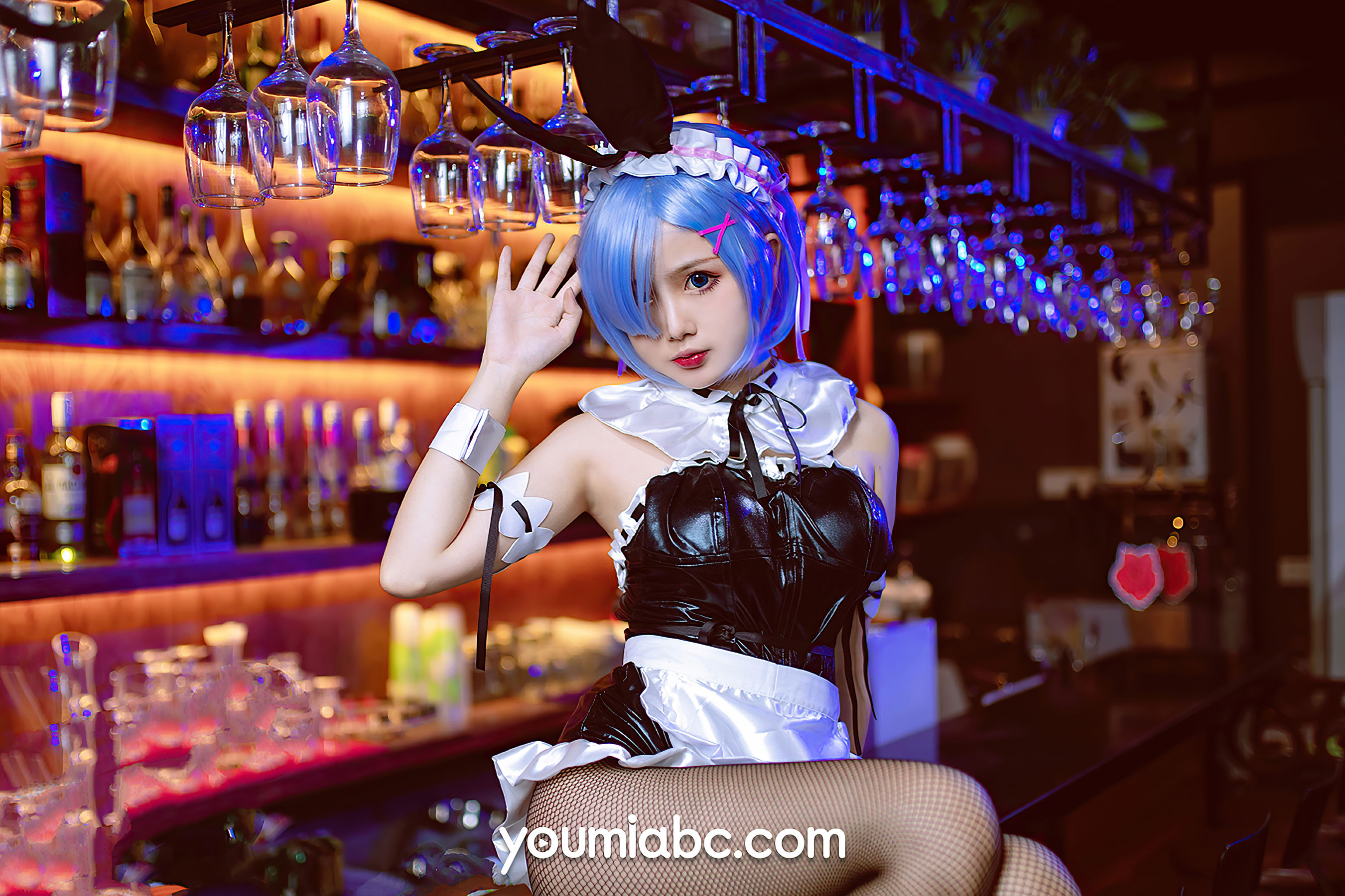 [尤蜜YouMiabc]  您的蛋蛋 蕾姆兔女郎的小酒馆_第2张