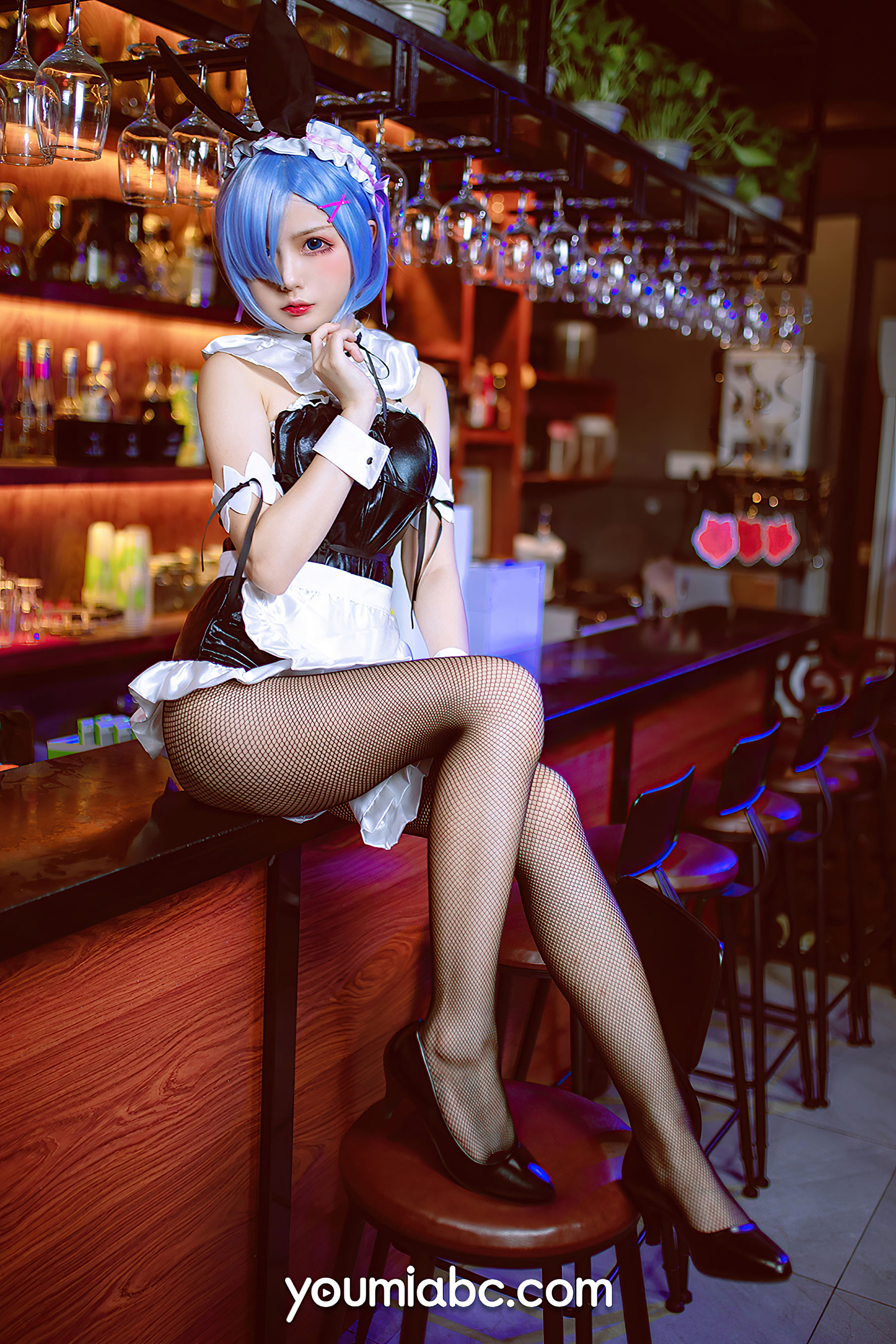 [尤蜜YouMiabc]  您的蛋蛋 蕾姆兔女郎的小酒馆_第3张