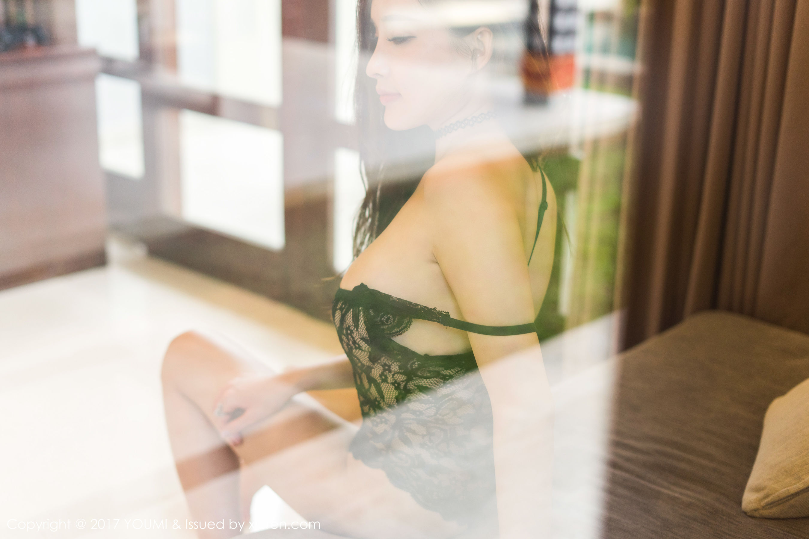 土肥圆矮挫穷《透视蕾丝+情趣内衣~》 [尤蜜荟YouMi] Vol.043_第3张
