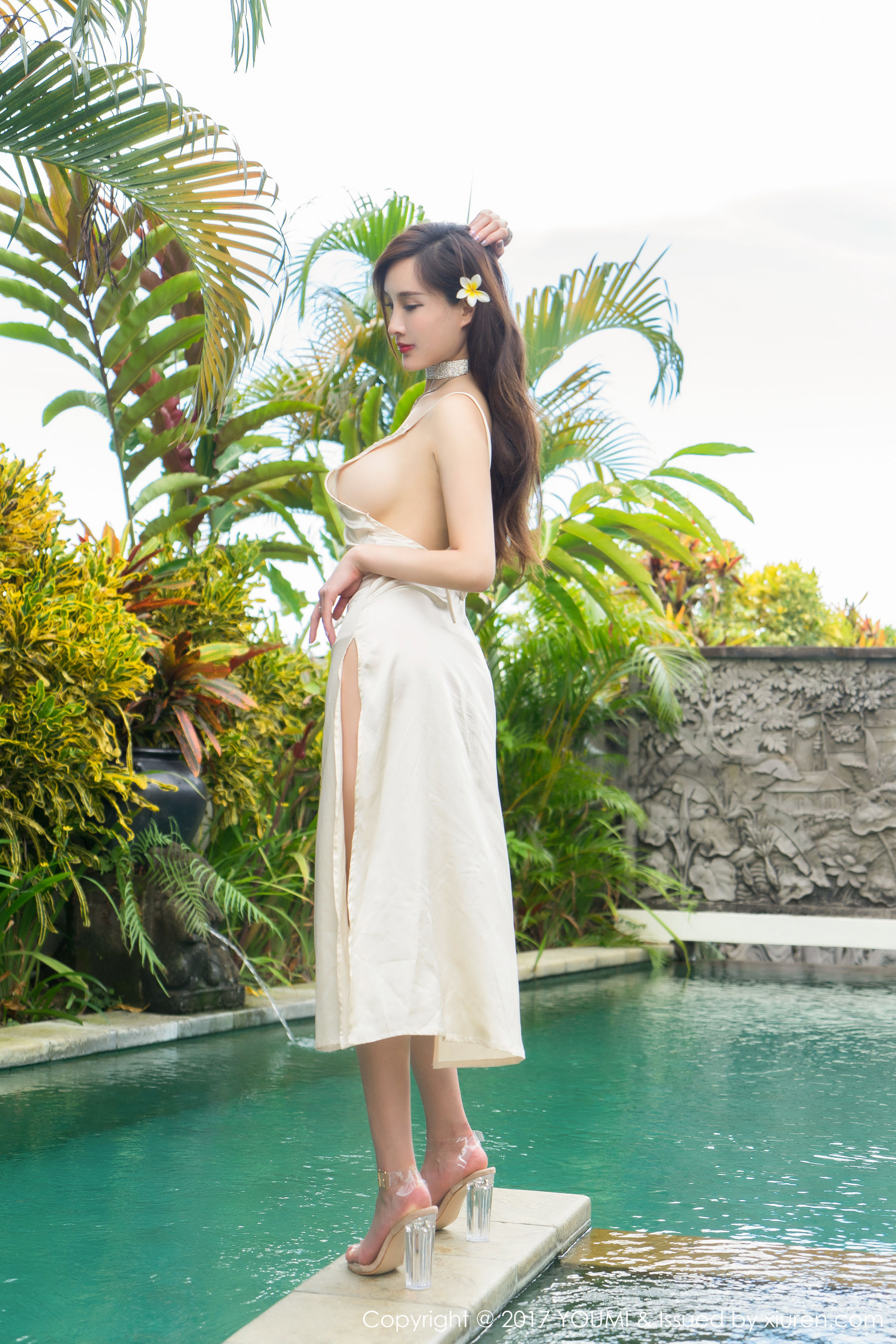 土肥圆矮挫穷《高叉礼服与泡泡浴系列》 [尤蜜荟YouMi] Vol.049_第1张