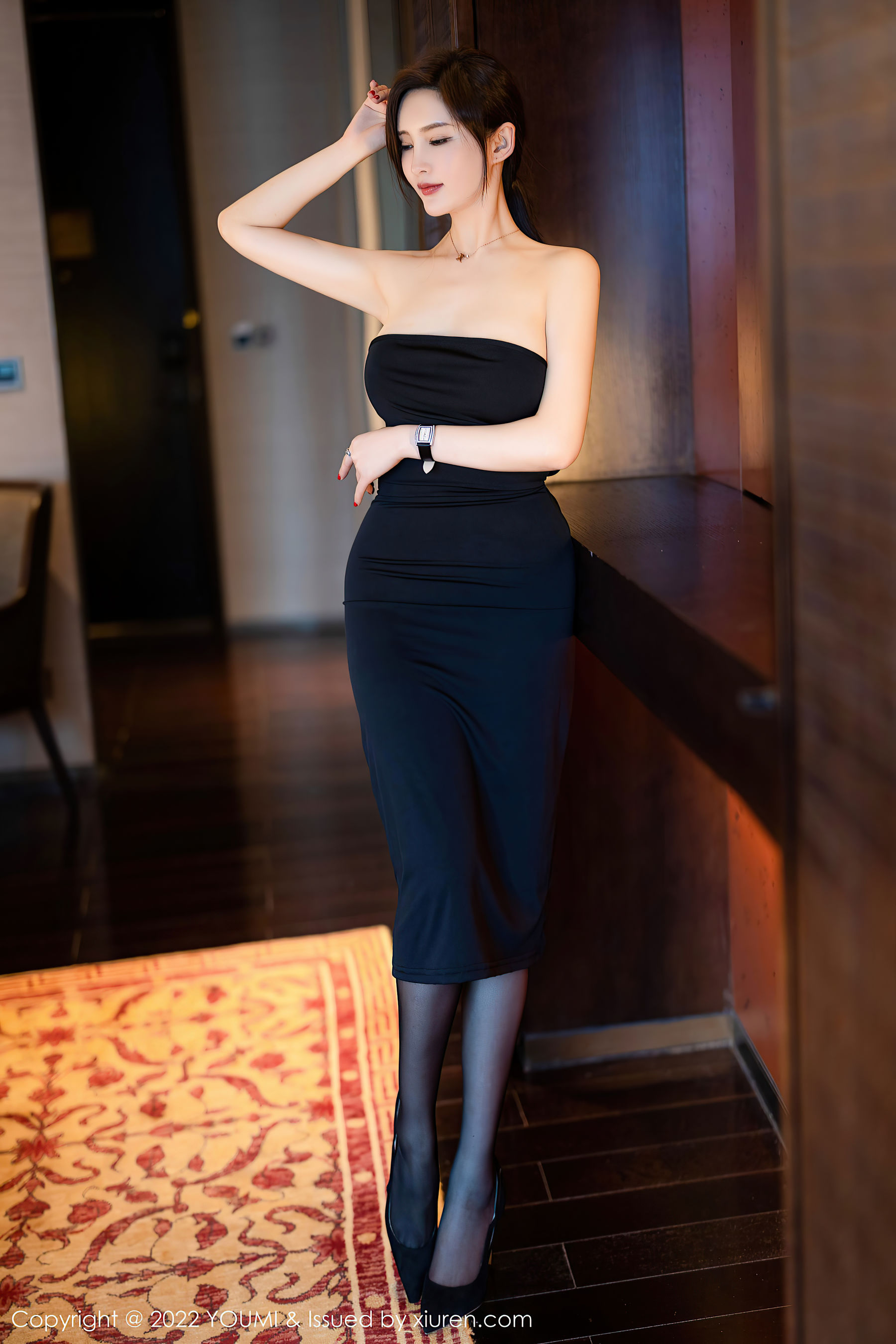 [尤蜜荟YouMi] Vol.817 奶瓶土肥圆矮挫丑黑穷_第2张