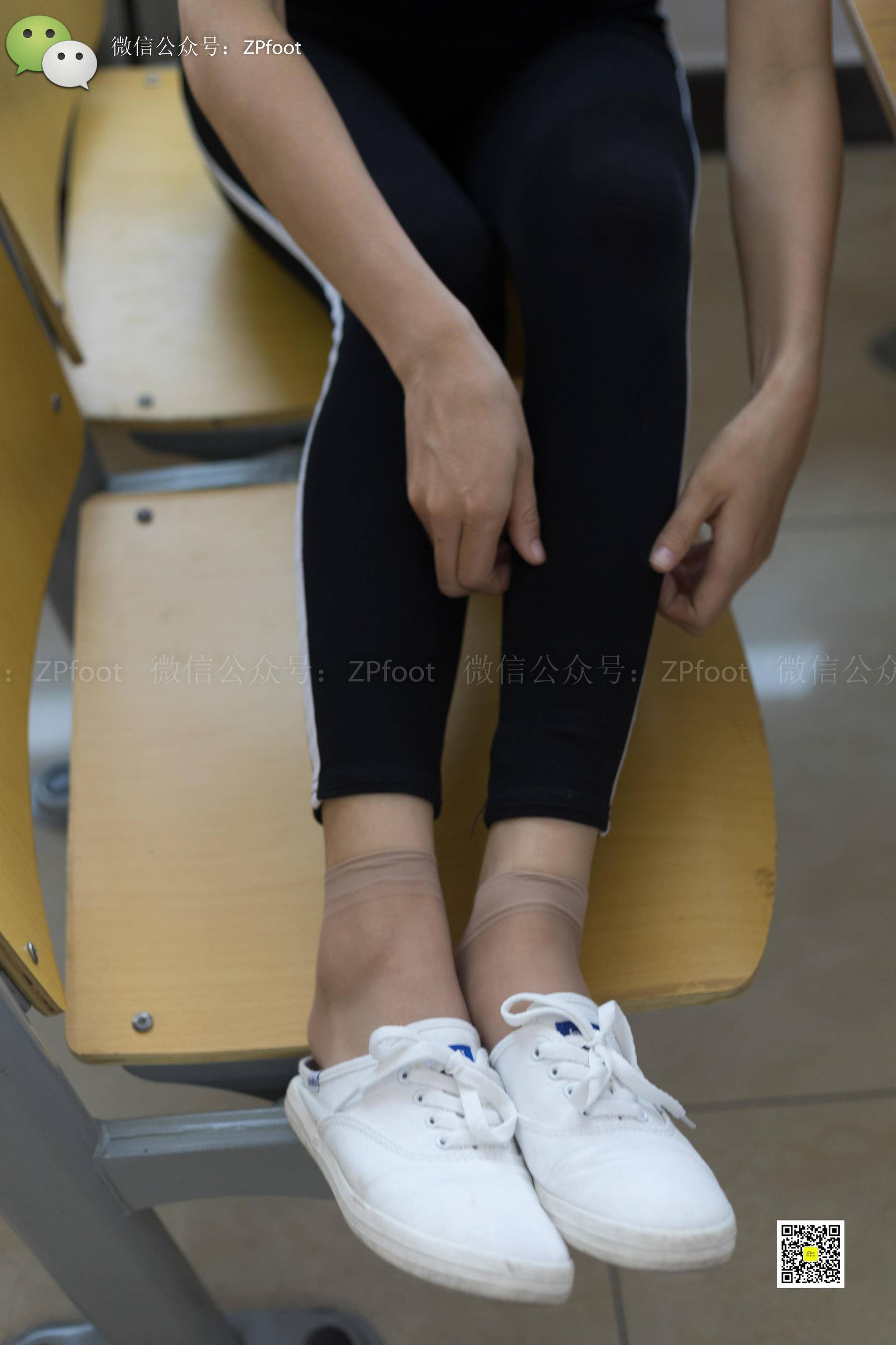 [山茶摄影LSS] NO.004  教室短丝裸足_第5张