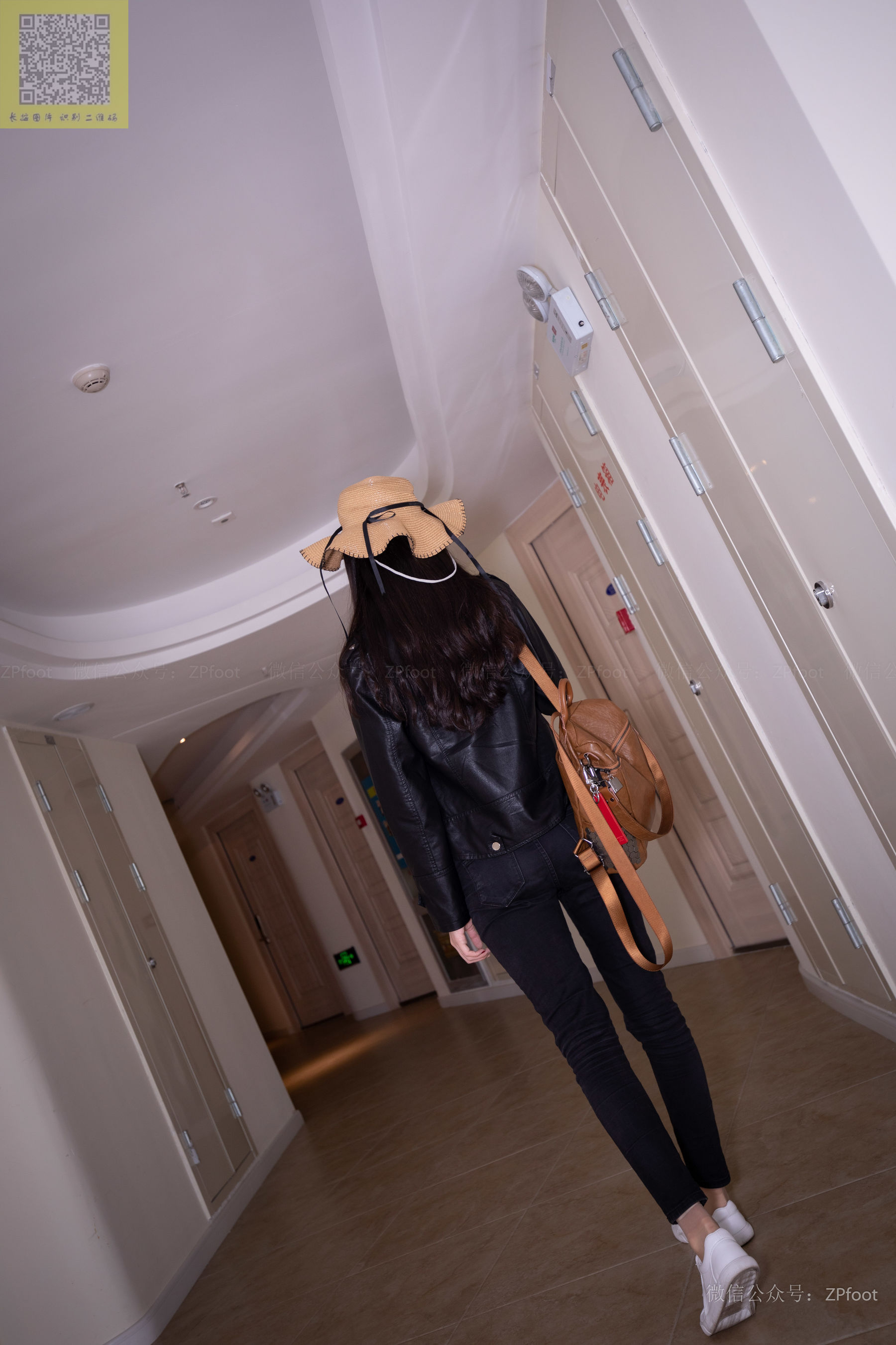 [山茶摄影LSS] NO.086  进门就把袜子脱了洗了_第4张