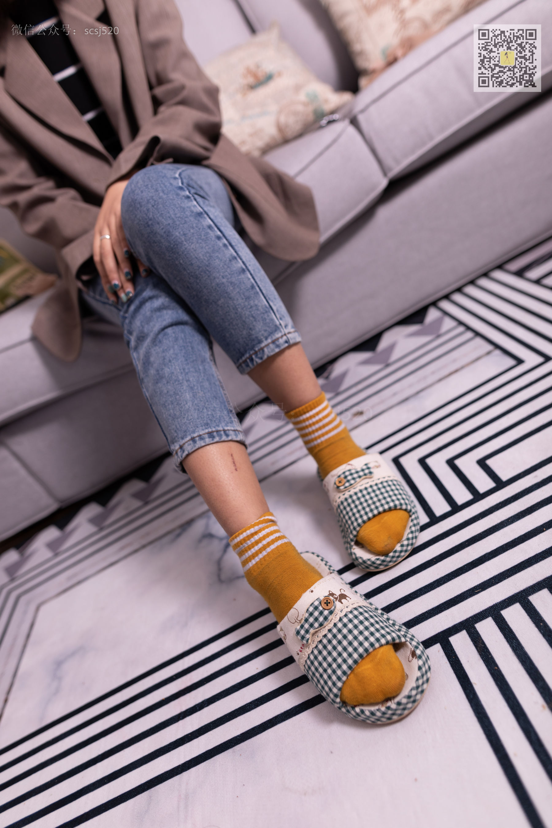 [山茶摄影LSS] NO.278 婷婷 丝袜棉袜哪个是你最爱_第4张