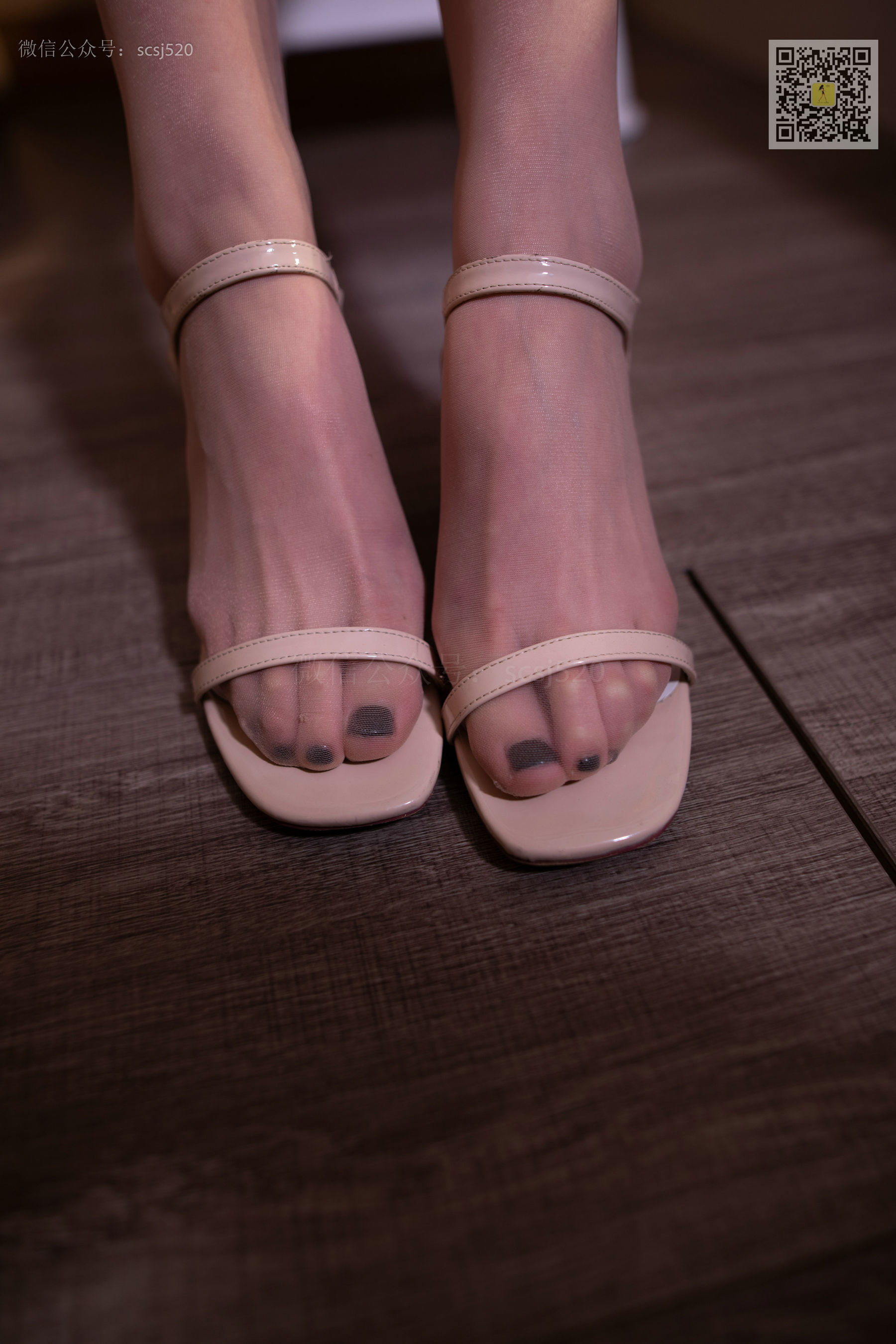 [山茶摄影LSS] NO.309 小淑 长腿配睡裙_第5张