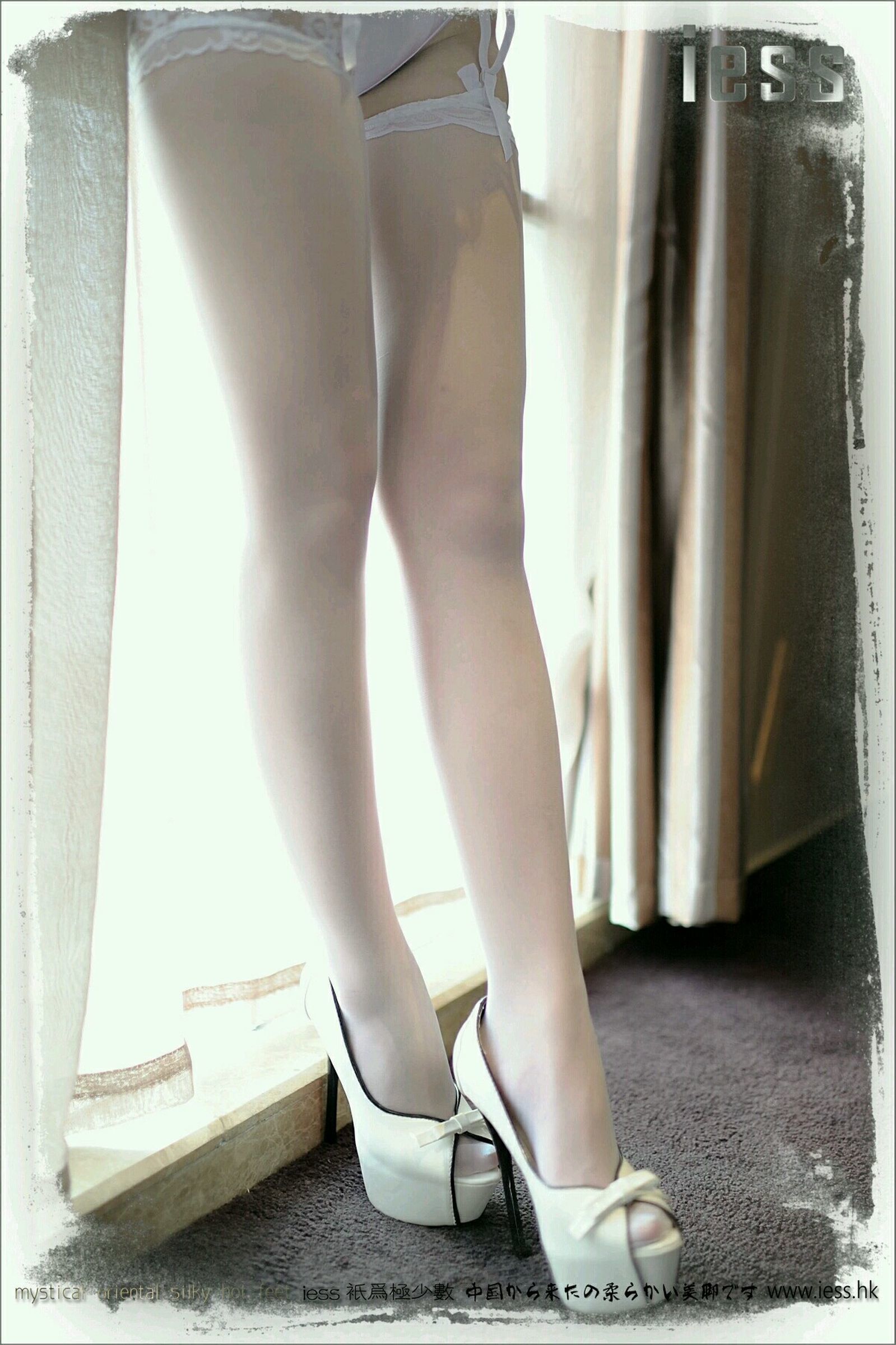 丝足便当044 楚楚 《腿神与白丝袜》[IESS异思趣向]_第5张