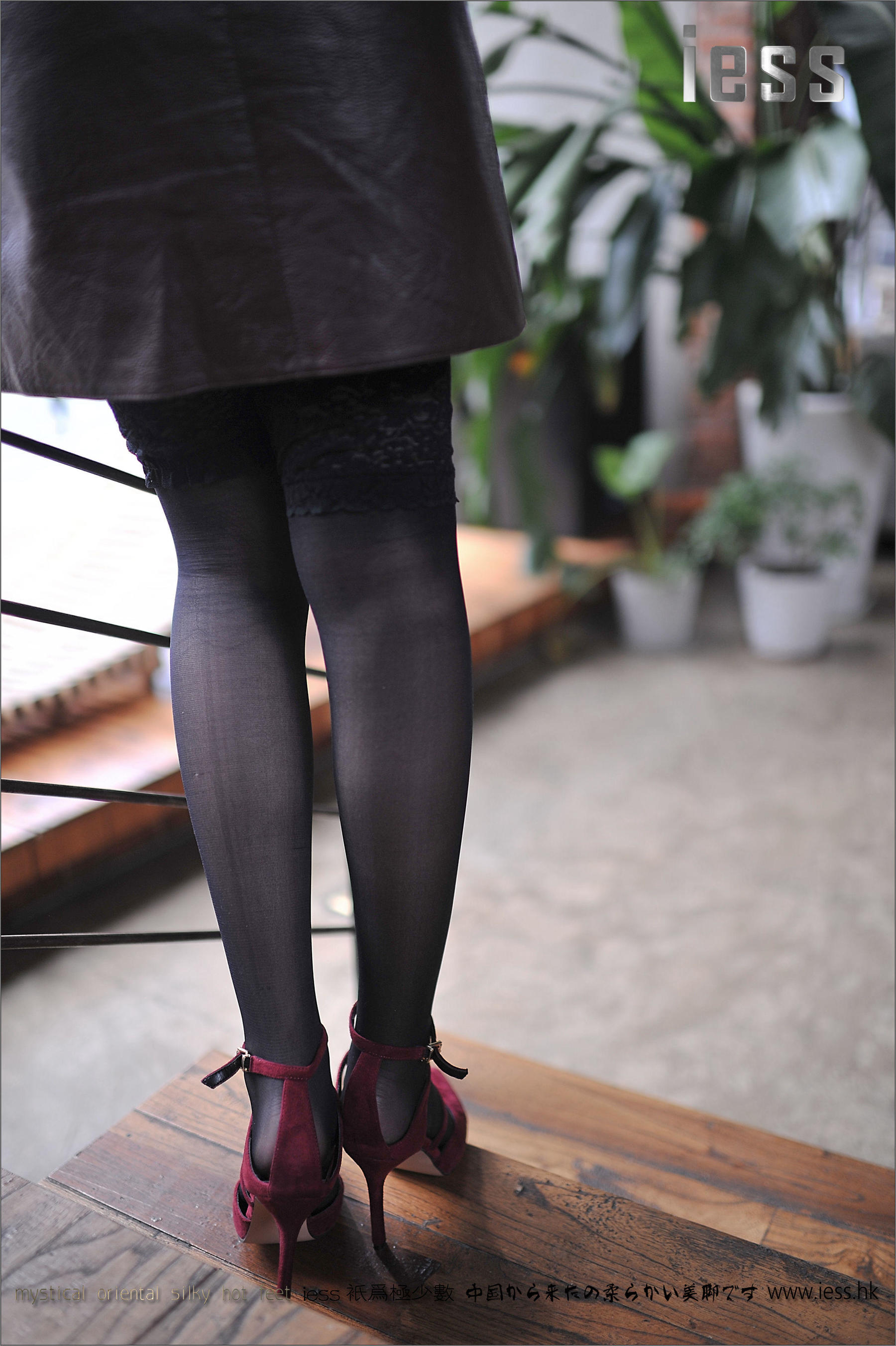 丝足便当047 小夕 《少女的腿（足）》[IESS异思趣向]_第1张