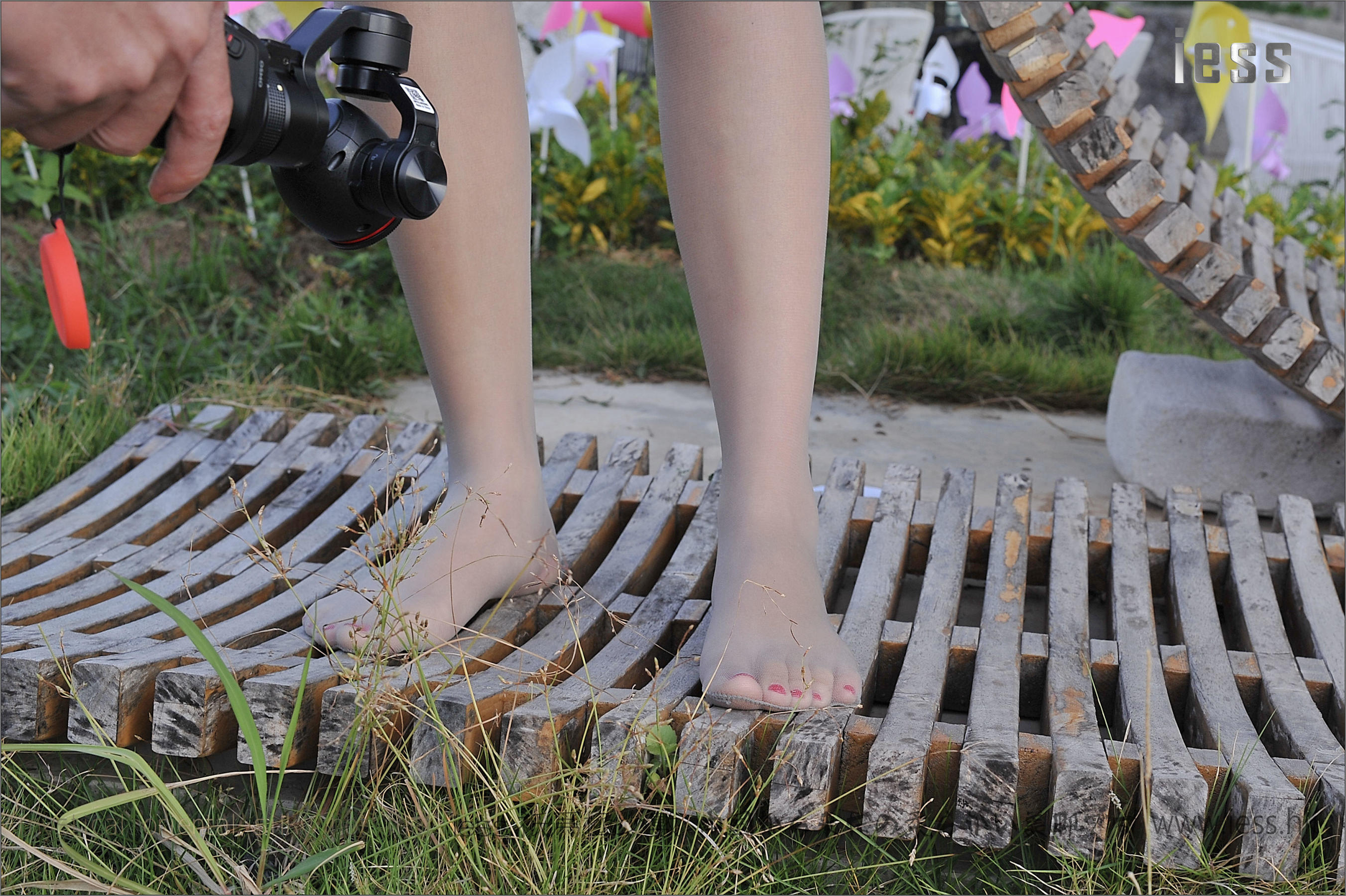 丝足便当067 羊羊 《户外灰丝》[IESS异思趣向]_第2张