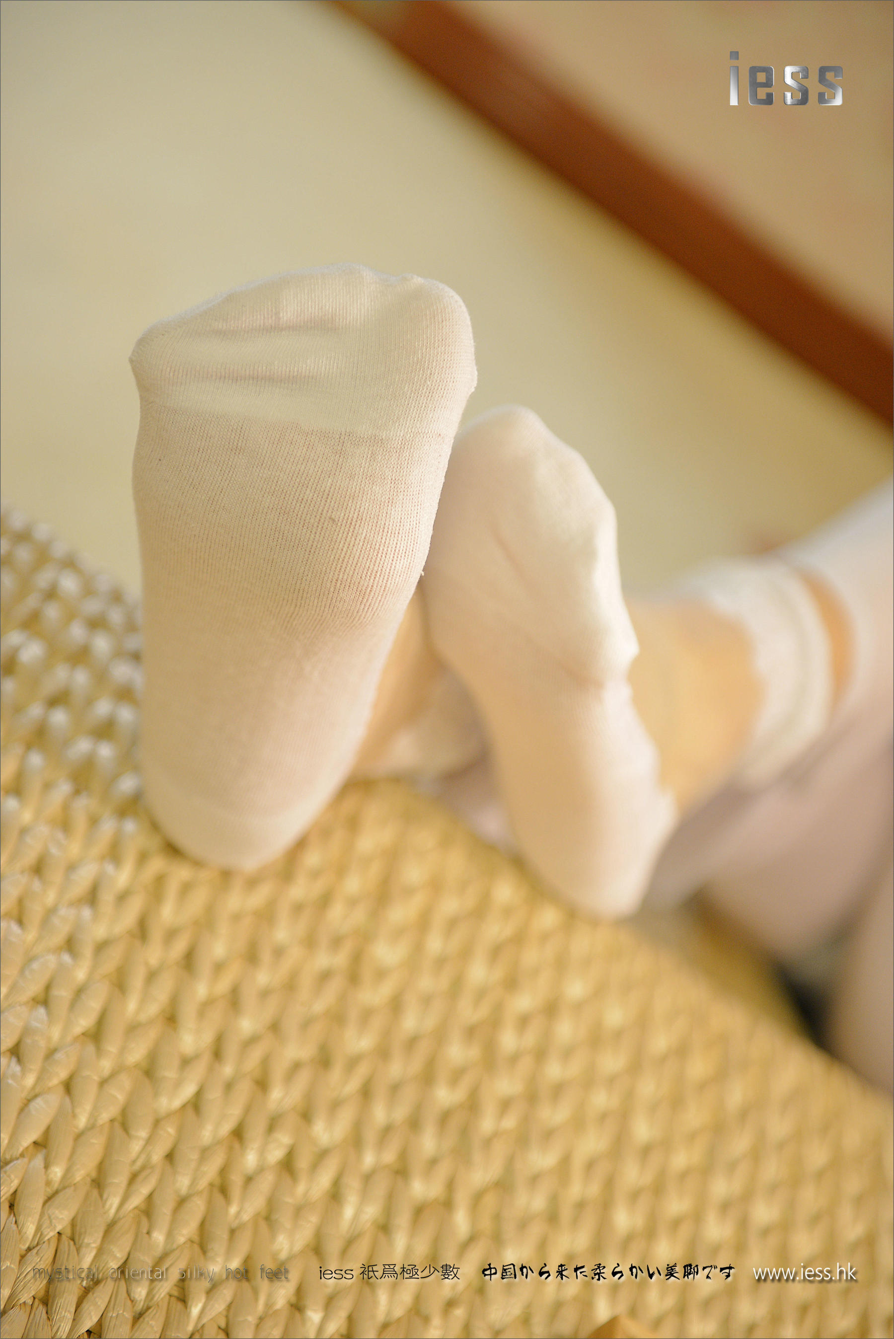 丝足便当071 小夕 《公主蕾丝时装袜展示》[IESS异思趣向]_第4张