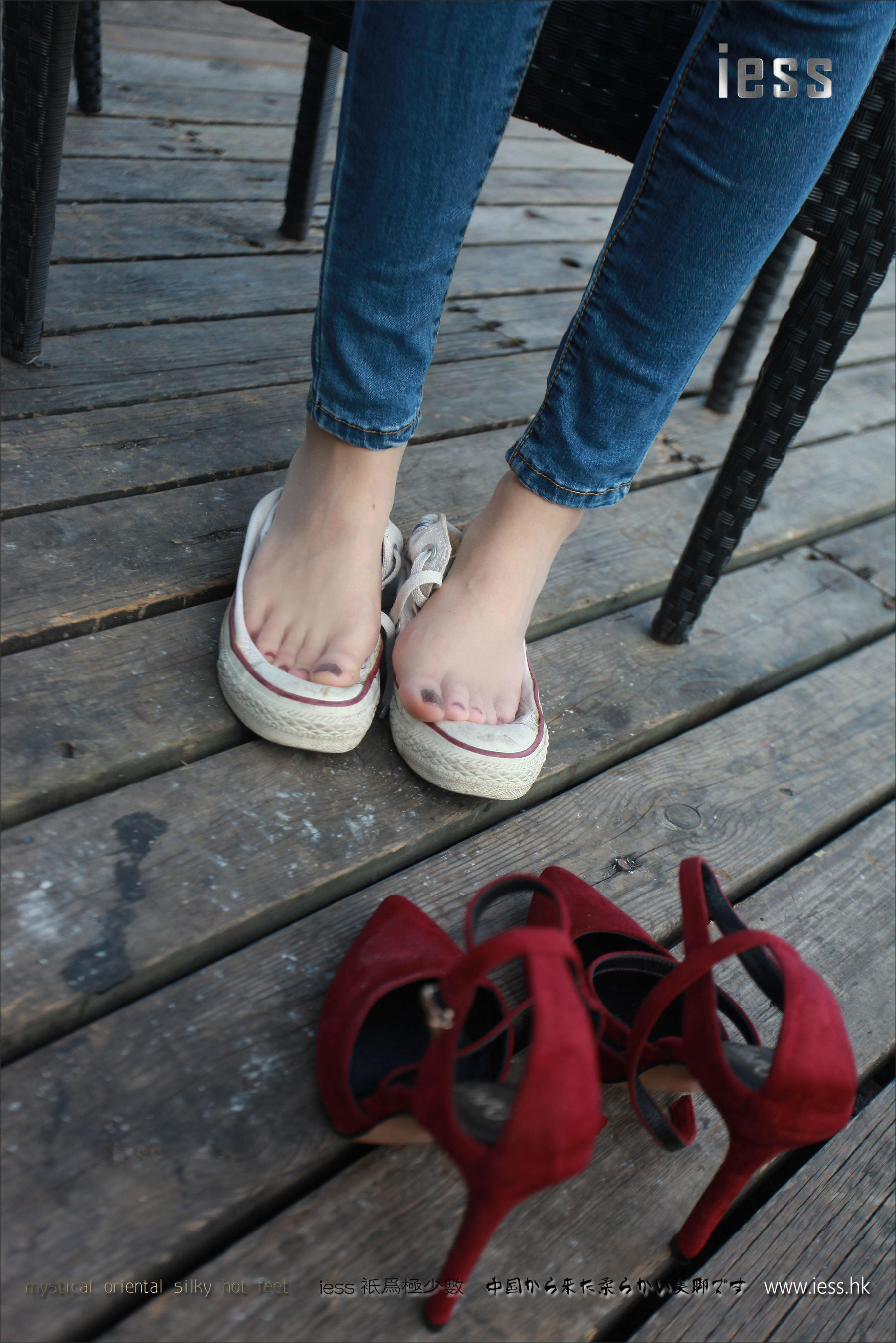丝足便当102 佳爷 《仙女牌牛仔裤与高跟肉丝》[IESS异思趣向]_第2张
