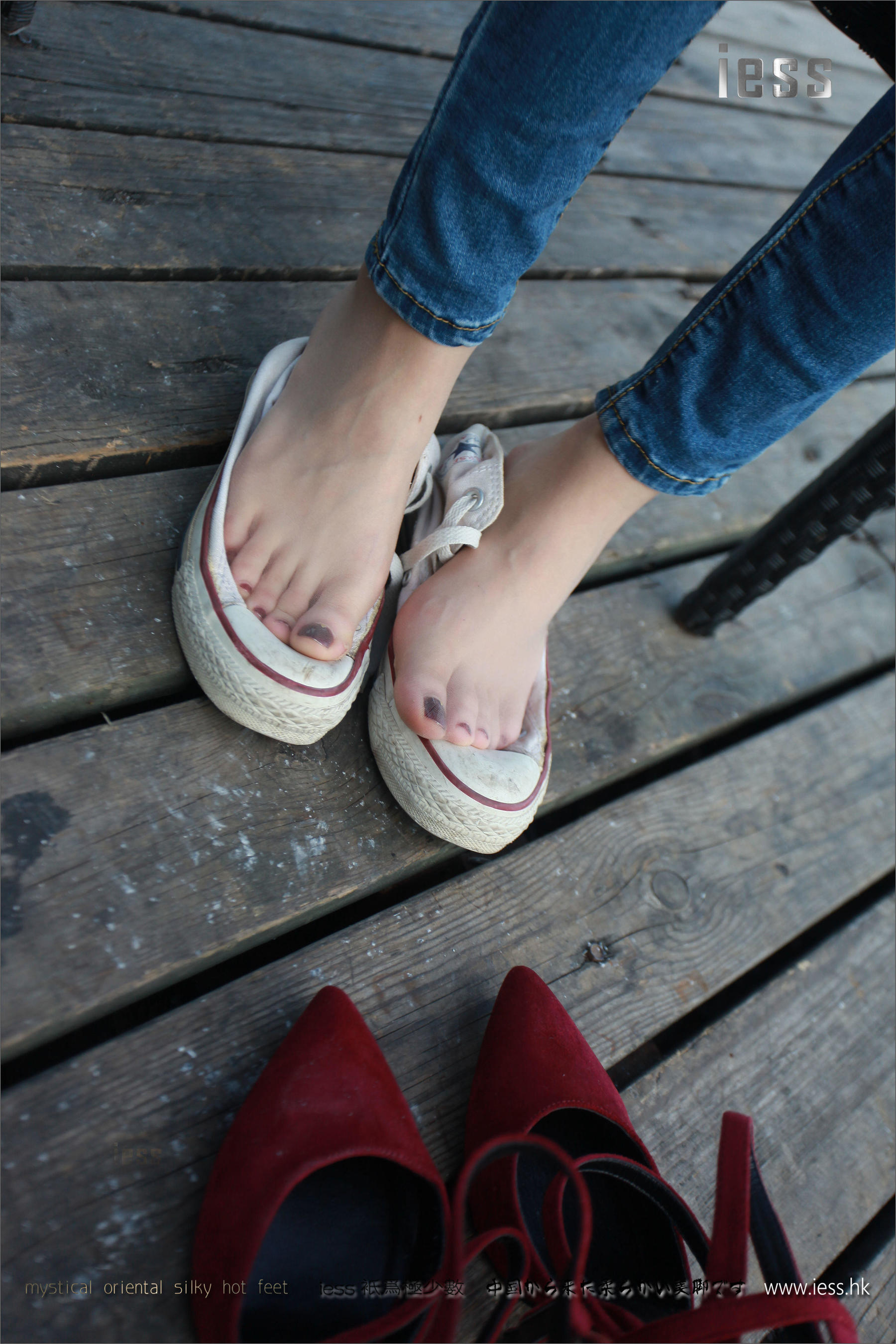 丝足便当102 佳爷 《仙女牌牛仔裤与高跟肉丝》[IESS异思趣向]_第3张