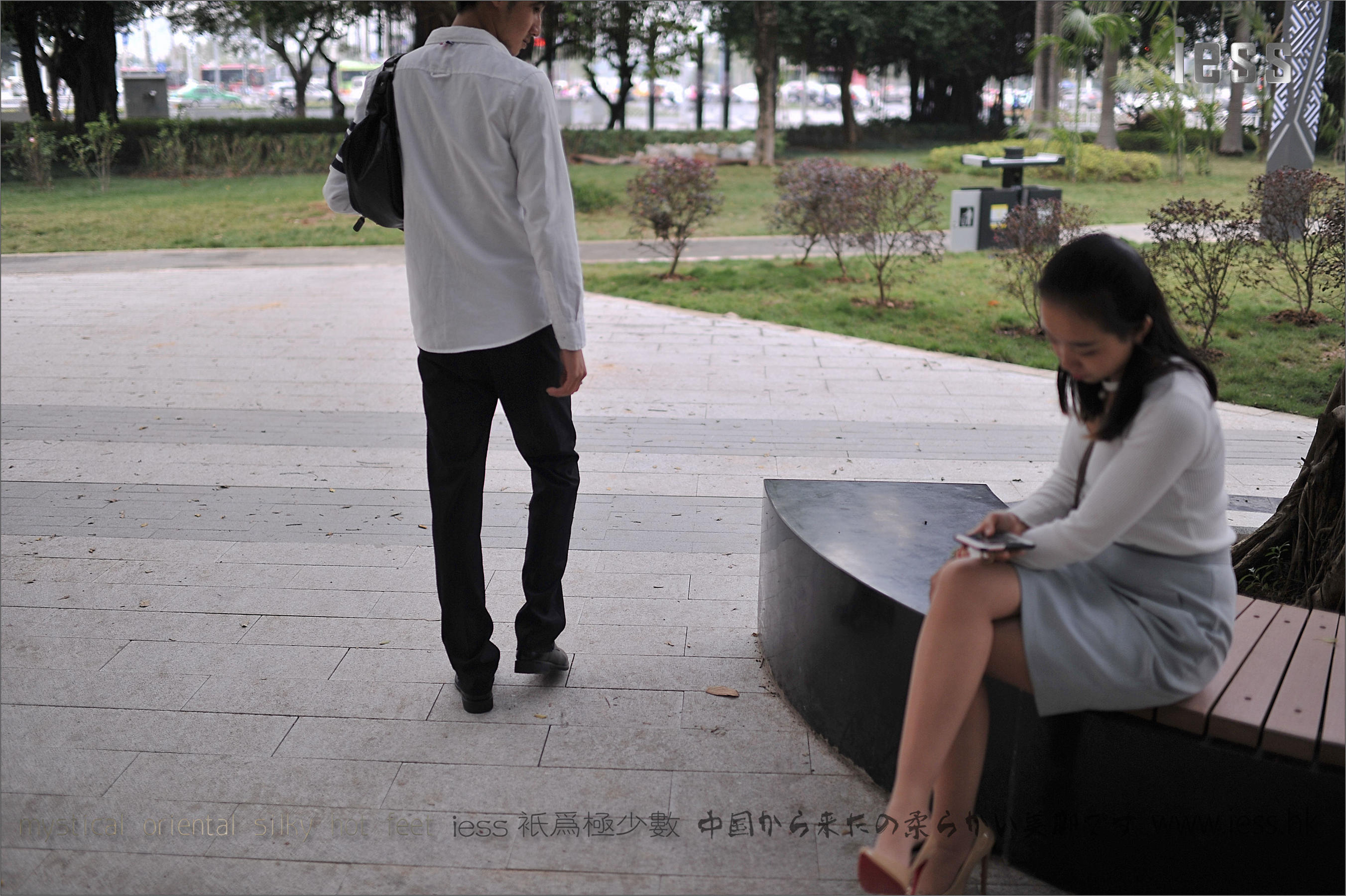 丝足便当127 张馨月《户外丝袜》[IESS异思趣向]_第4张