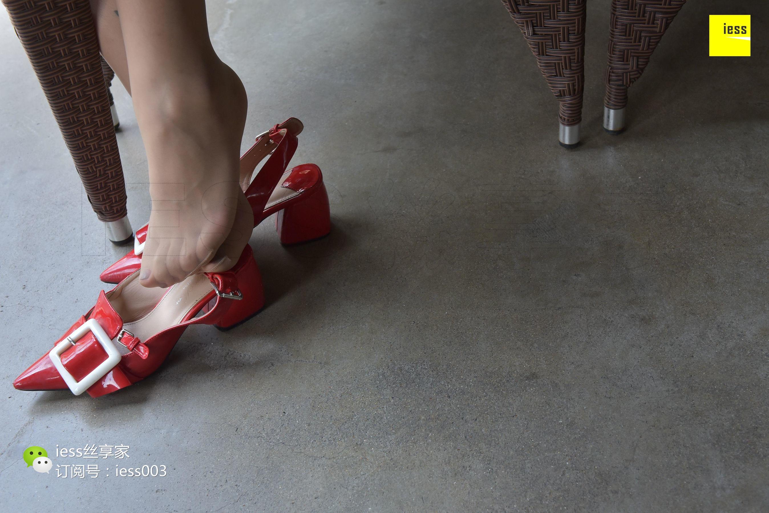 丝享家080 表妹 《从桌上到桌底视角》[IESS异思趣向]_第3张