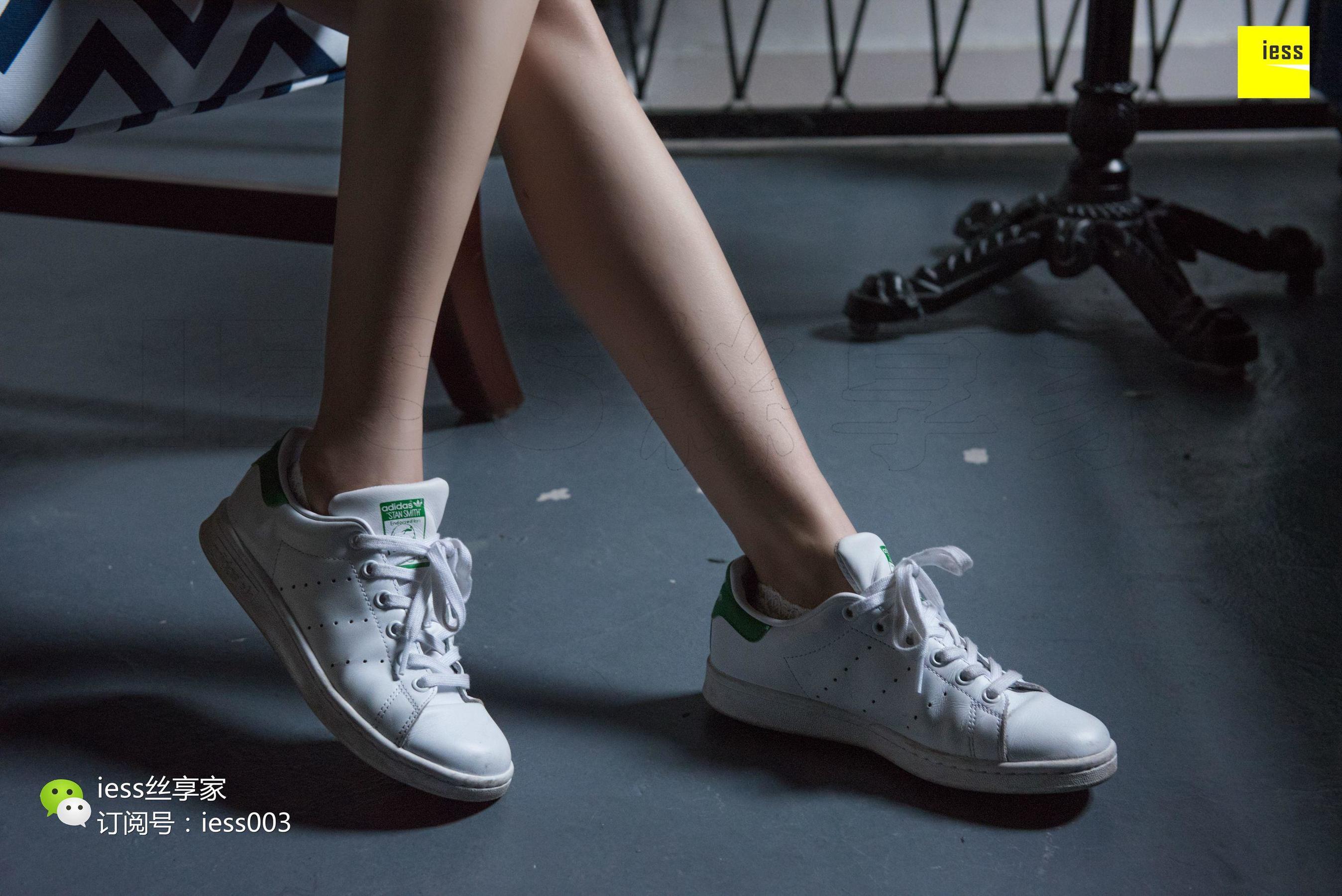 丝享家101 晶晶 《雪白的船袜美足》[IESS异思趣向]_第1张