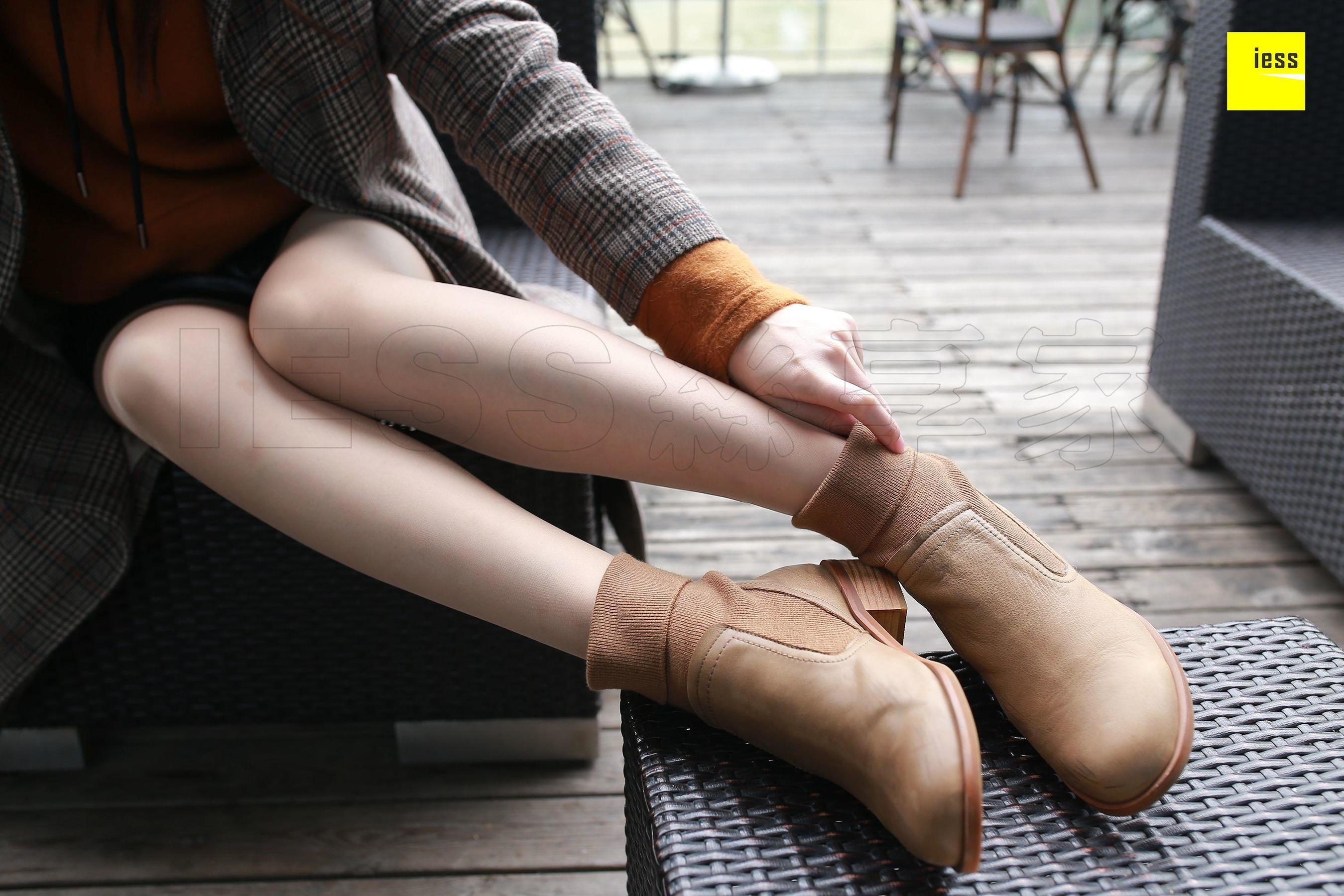 紫紫《霸气短靴肉丝》[异思趣向IESS] 丝享家168_第4张