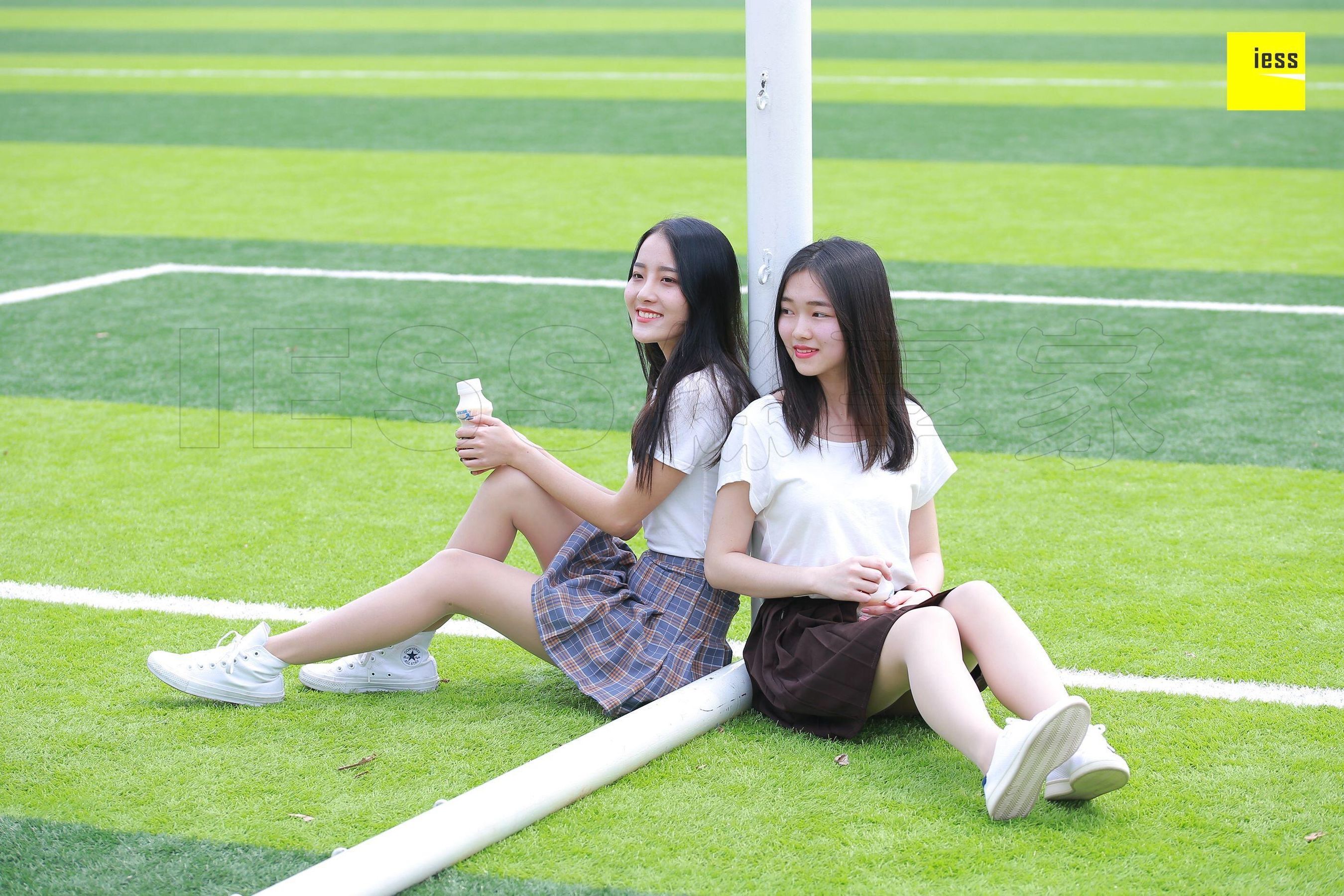 婉萍&露子《同窗肉丝情》 [异思趣向IESS] 丝享家【魔鬼周三】特刊10期_第5张